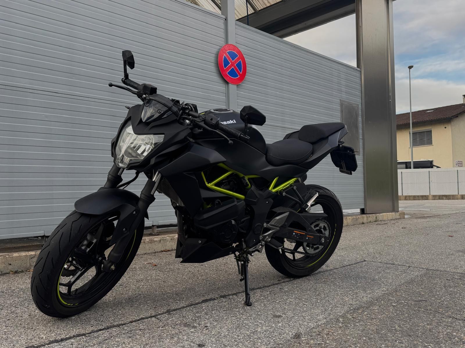 KAWASAKI Z 125-image-1