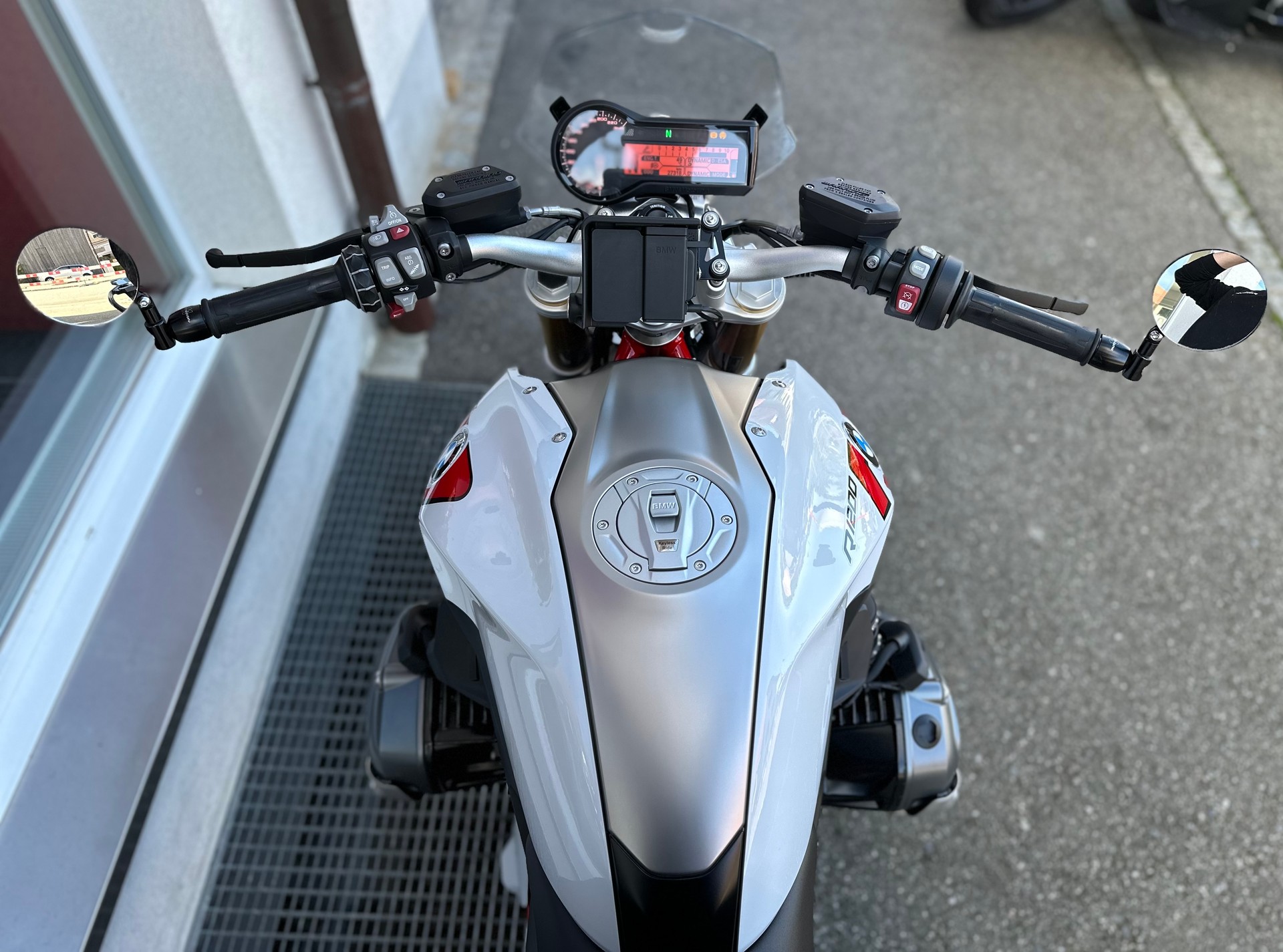 BMW R 1200 R ABS-image-12
