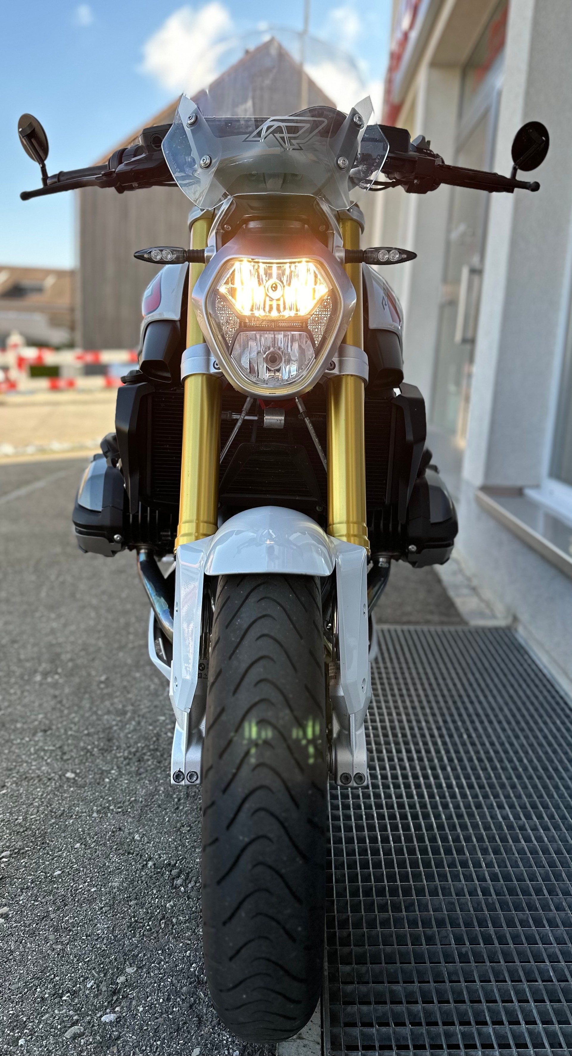 BMW R 1200 R ABS-image-1