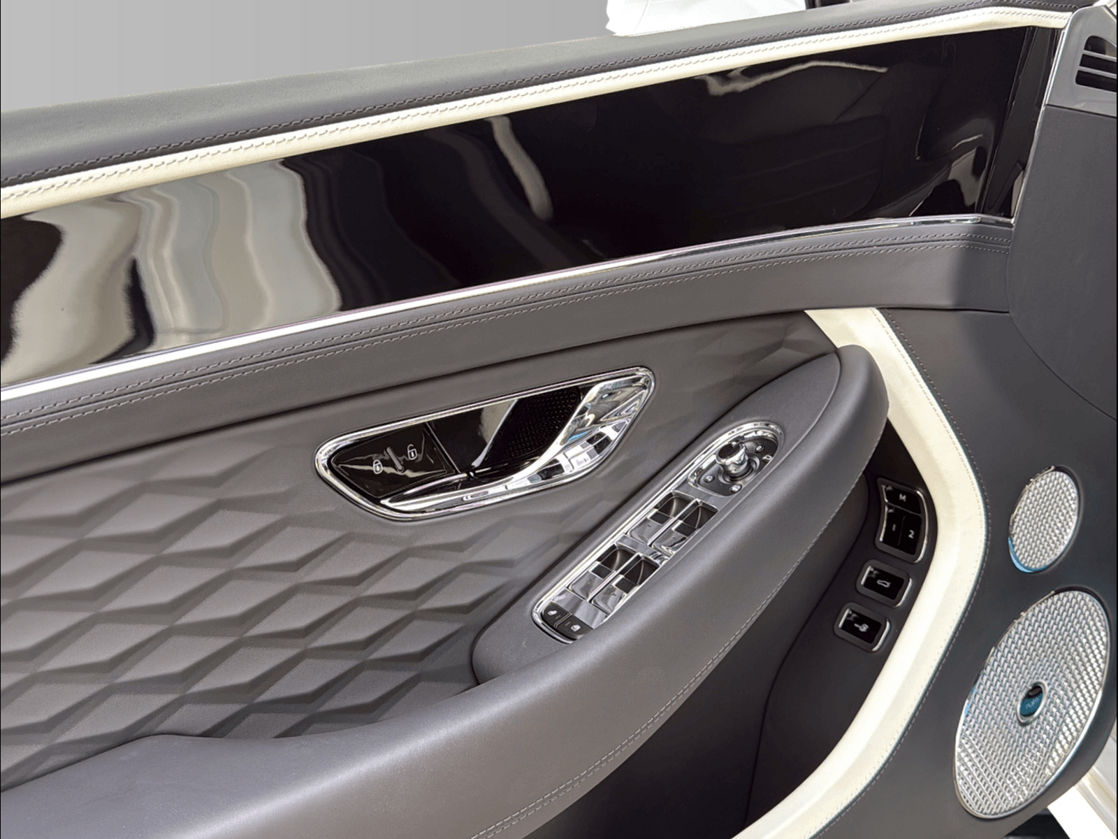 BENTLEY Continental GTC 4.0 V8 PHEV Speed-image-12