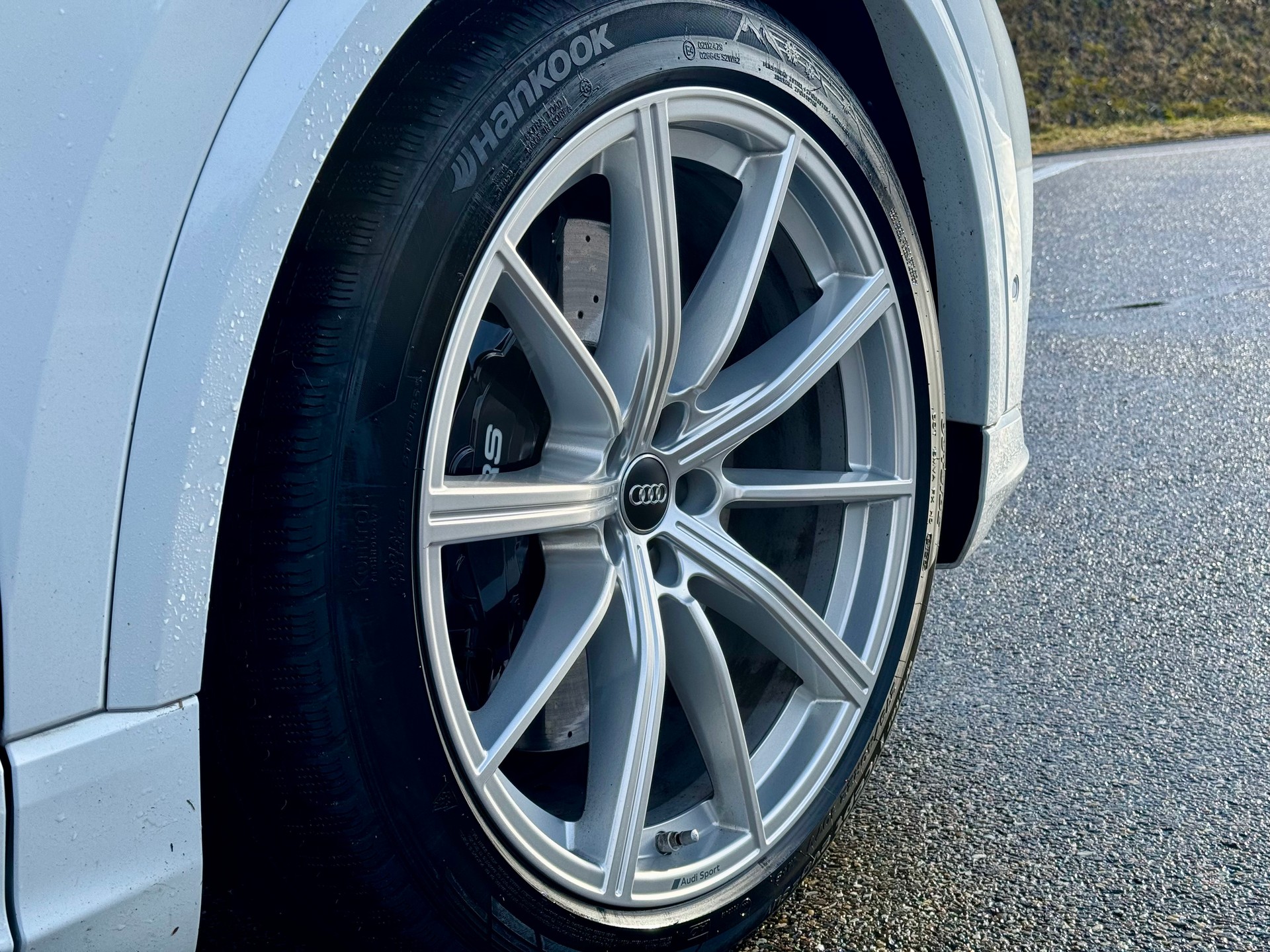AUDI RSQ8 quattro tiptronic-image-14