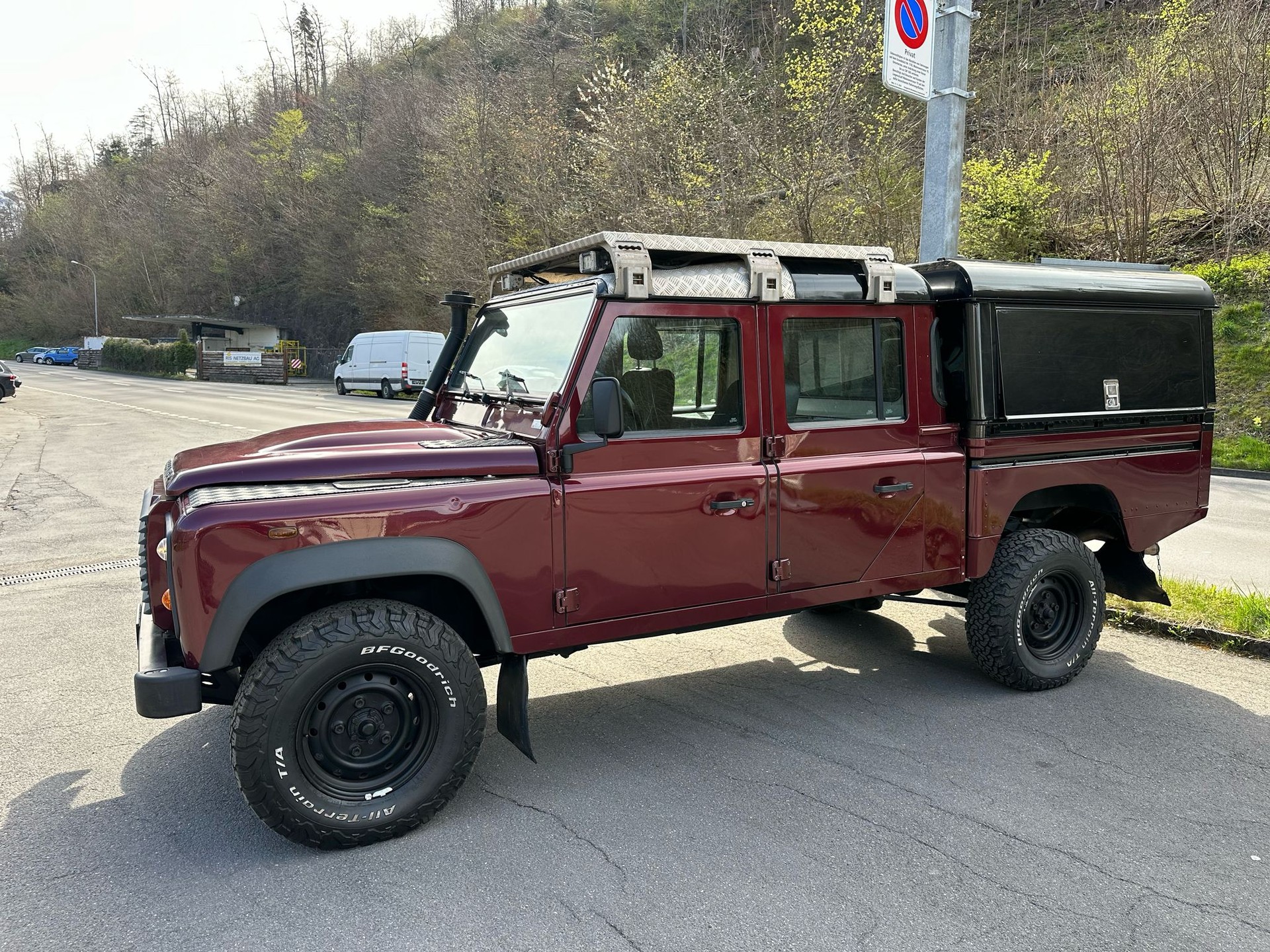 LAND ROVER Defender 130 2.2 TD4 DC High Capacity Pick Up-image-5