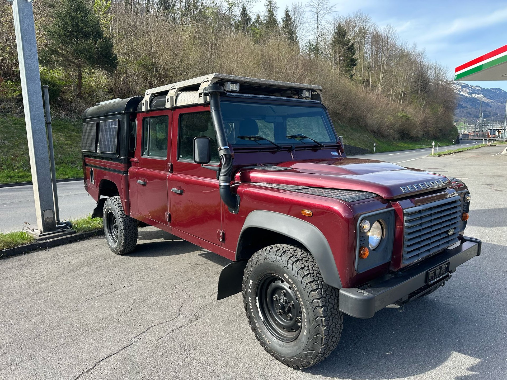 LAND ROVER Defender 130 2.2 TD4 DC High Capacity Pick Up-showroom-element-1