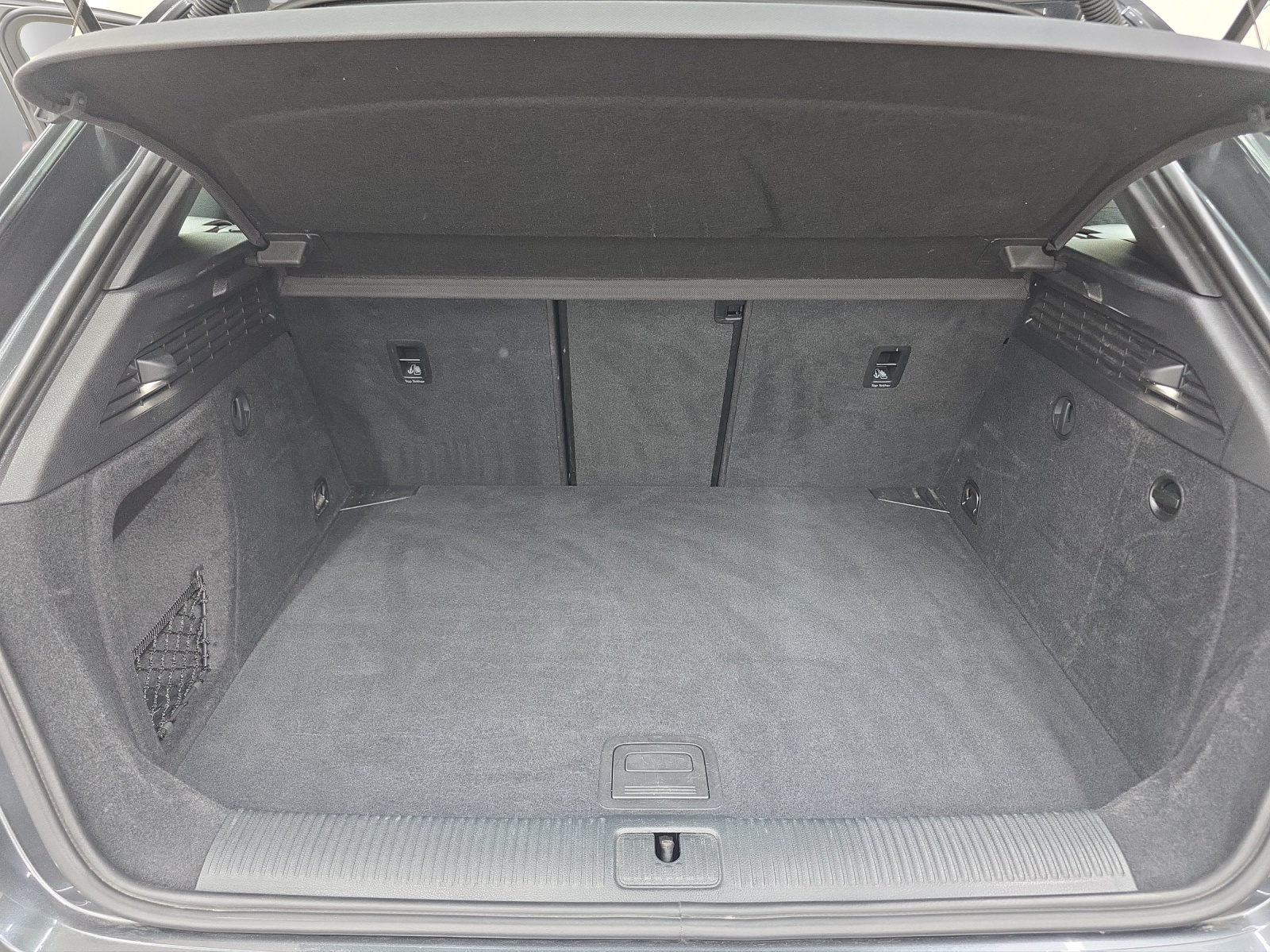 AUDI S3 Sportback 2.0 T FSI quattro S-Tronic-image-13