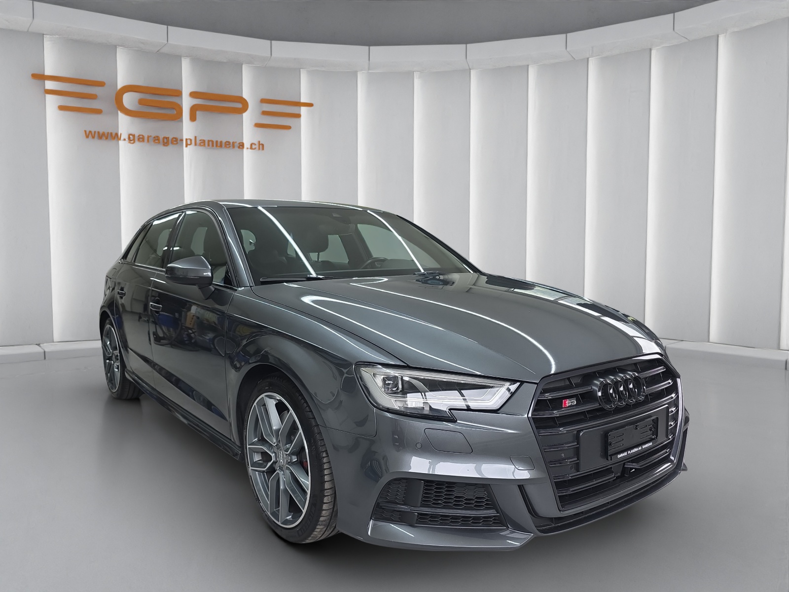 AUDI S3 Sportback 2.0 T FSI quattro S-Tronic-showroom-element-1