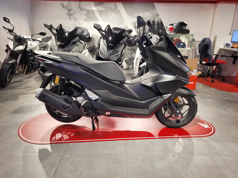 HONDA PCX 125 DX TFT. connectivity-image-1
