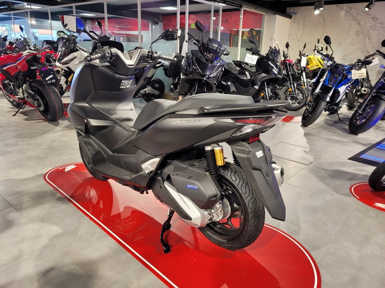 HONDA PCX 125 DX TFT. connectivity-image-3