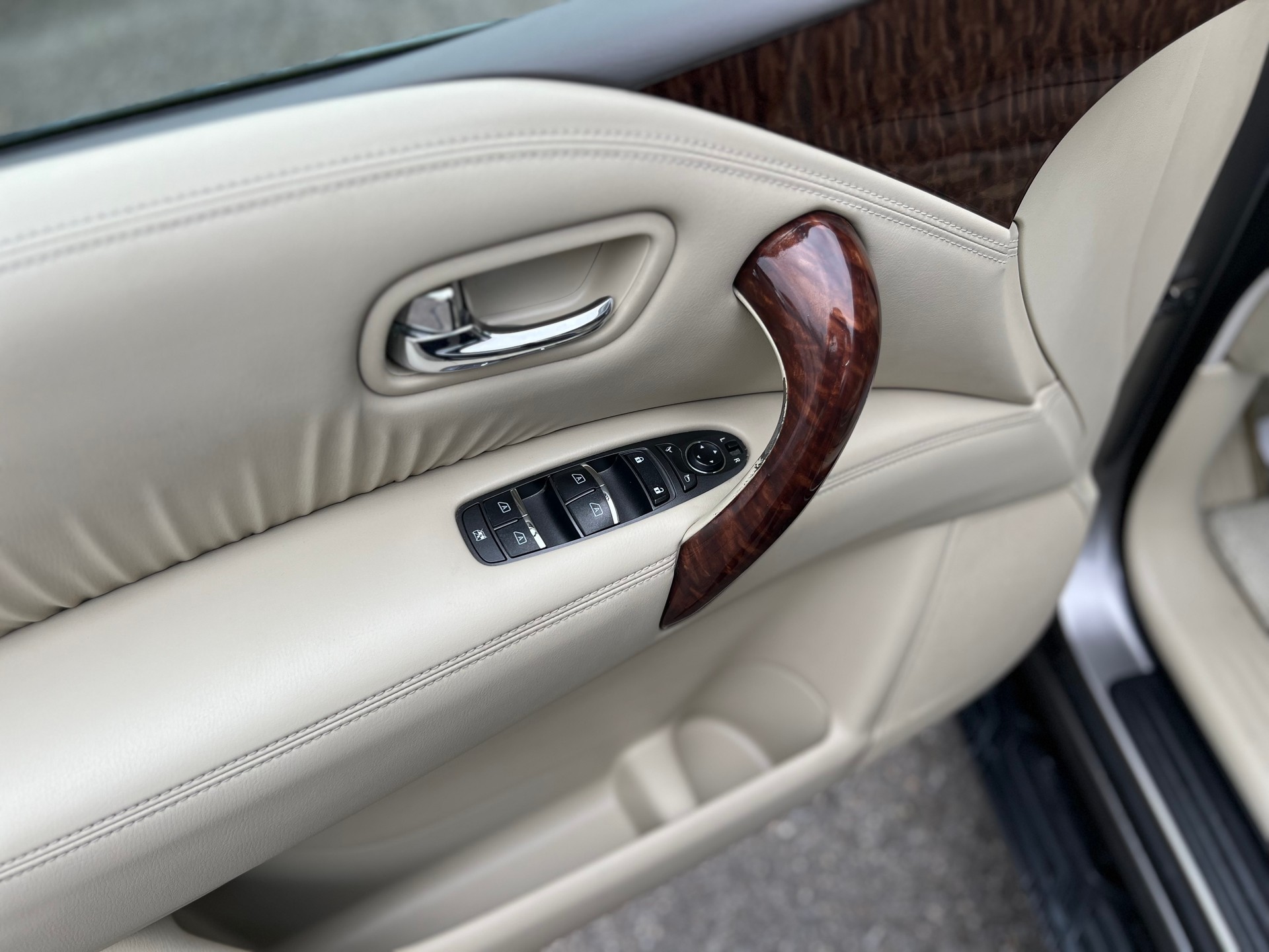 NISSAN Patrol Platinum V8-image-22