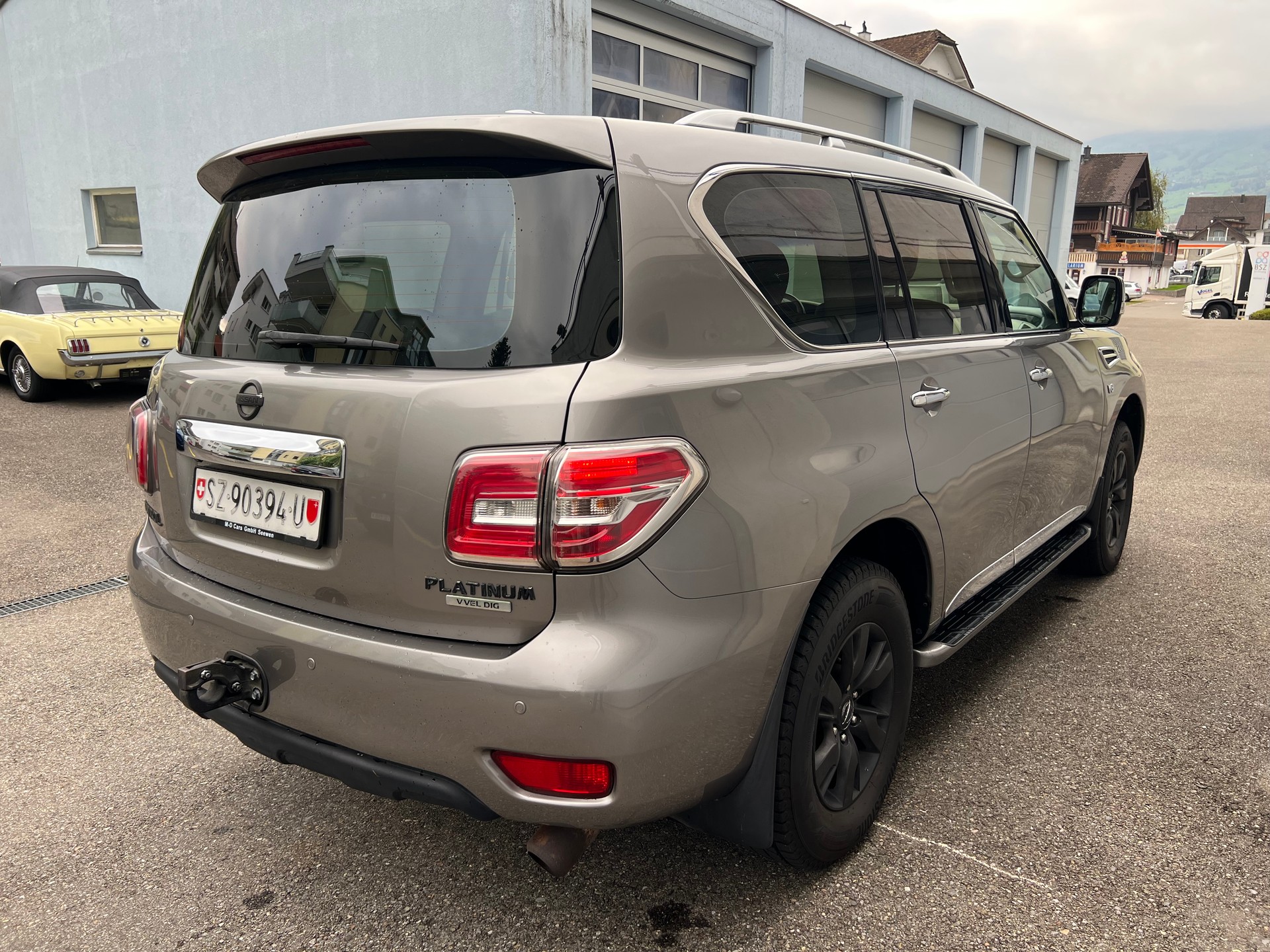 NISSAN Patrol Platinum V8-showroom-element-3