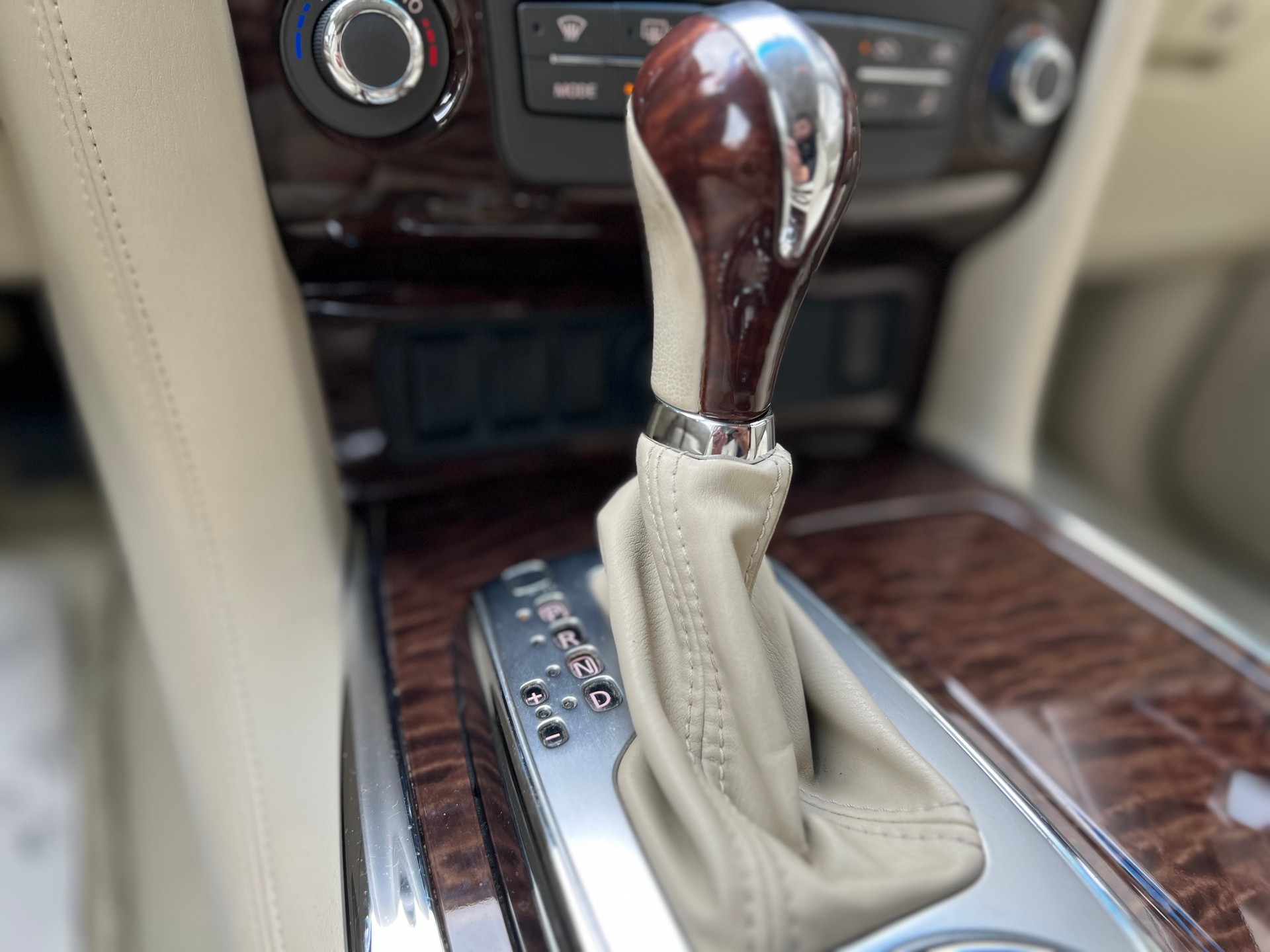 NISSAN Patrol Platinum V8-image-18
