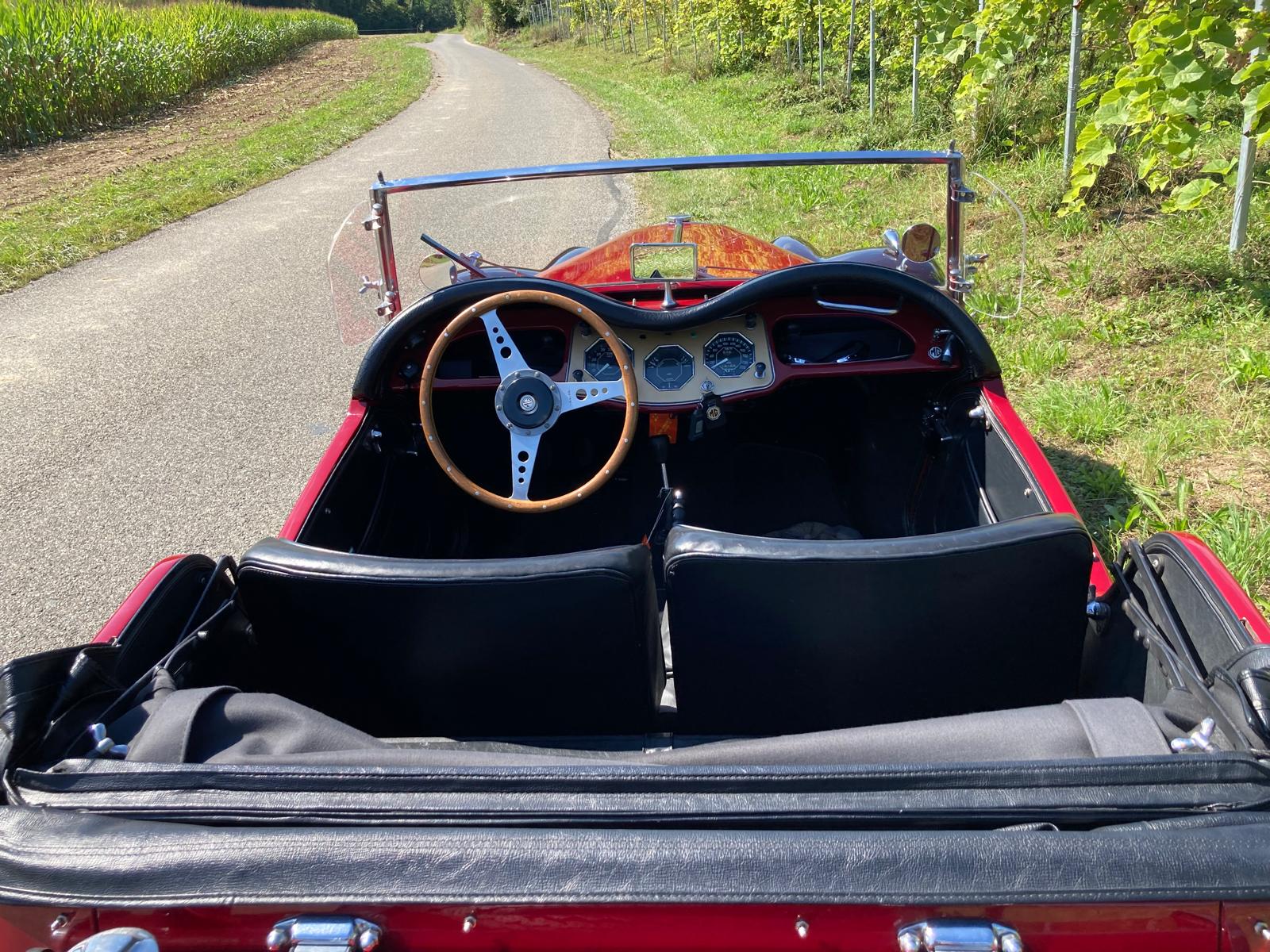 MG Roadster-image-3