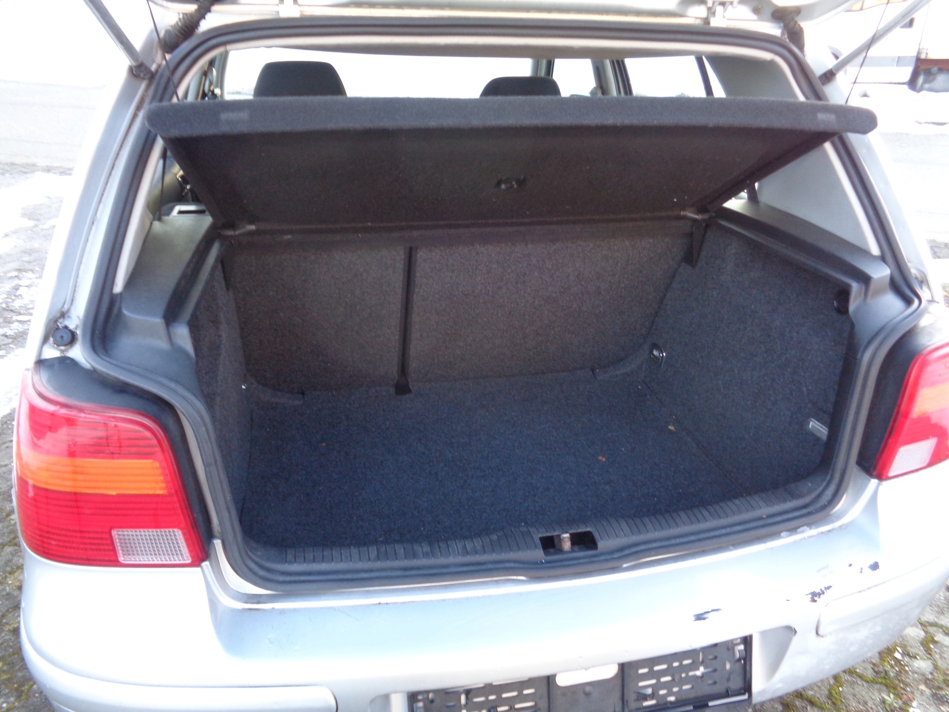 VW Golf 1.4 16V-image-12