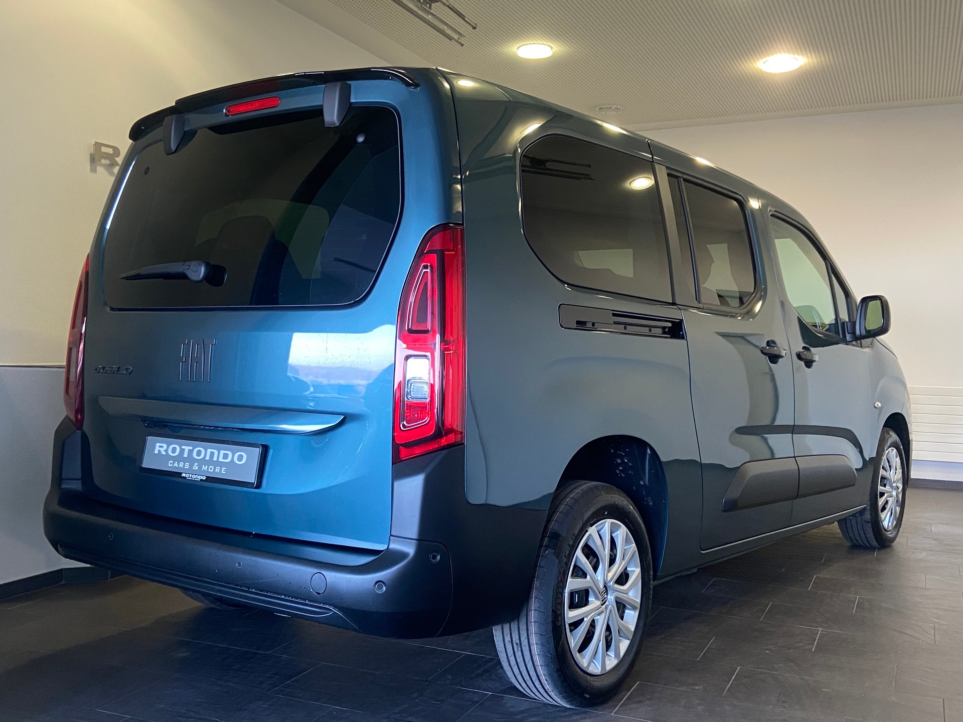 FIAT Doblo L2 1.5 BlueHDi Automat - 7 Plätze-showroom-element-1