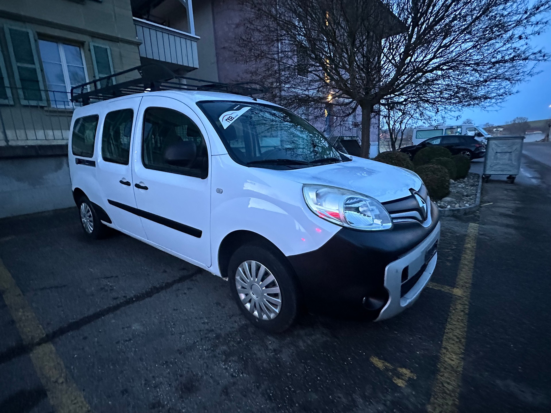 RENAULT KANGOO MAXI-image-8