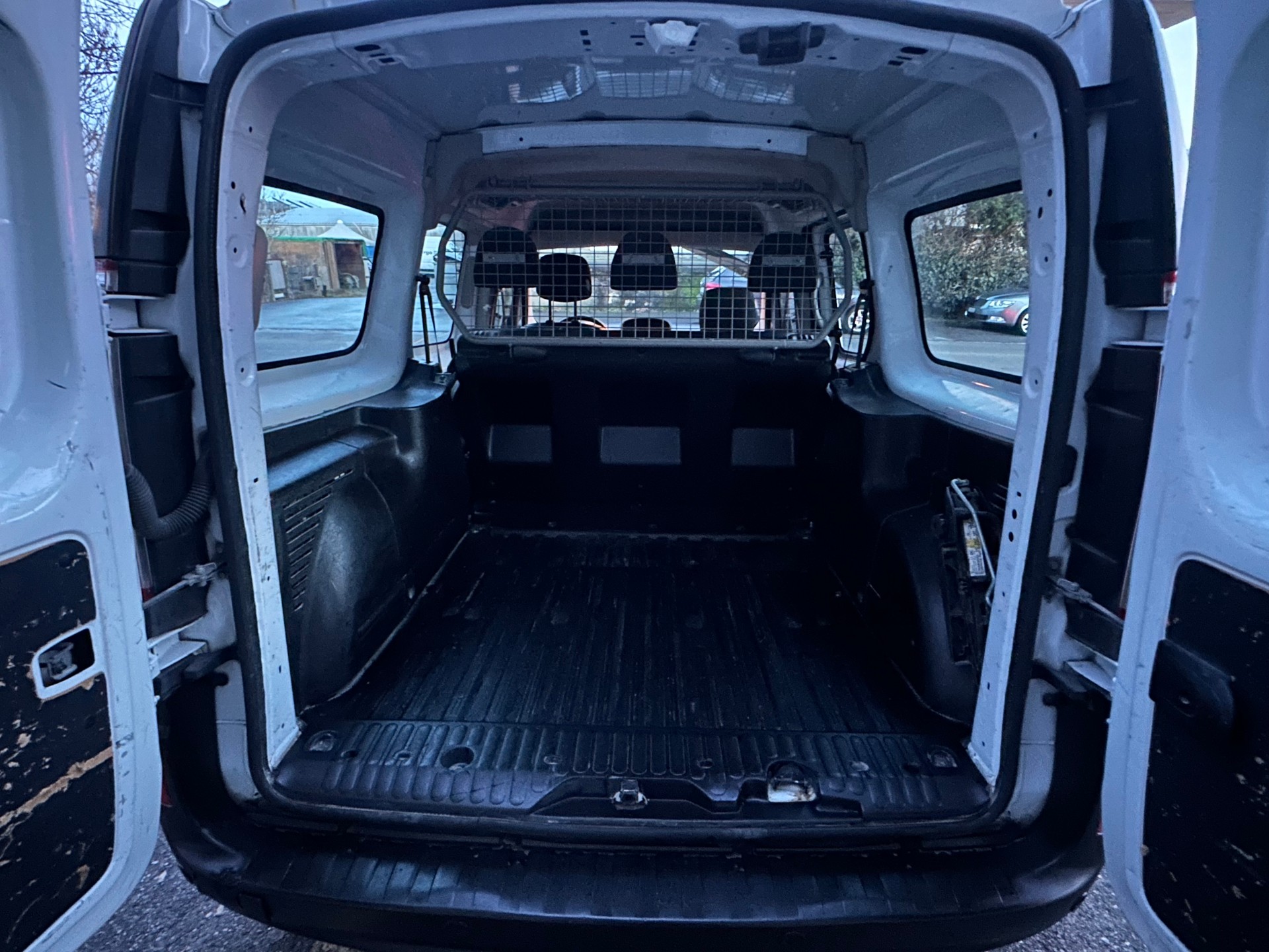 RENAULT KANGOO MAXI-image-5