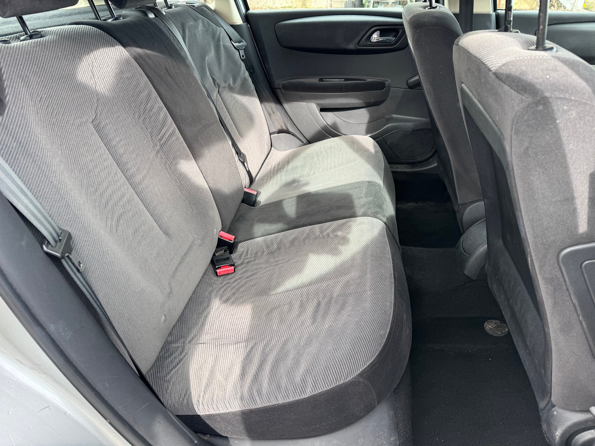 CITROEN C4 Berline 1.6i 16V VTR-image-6
