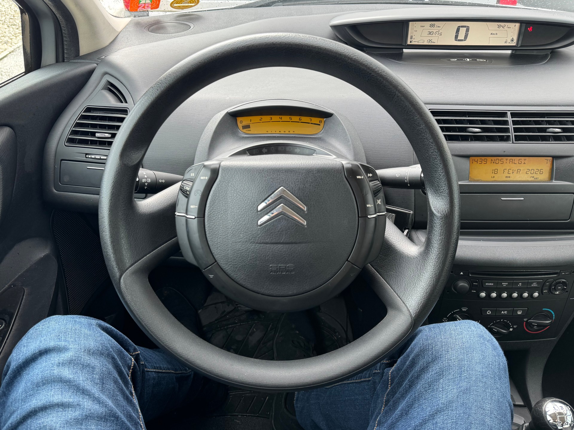 CITROEN C4 Berline 1.6i 16V VTR-image-10