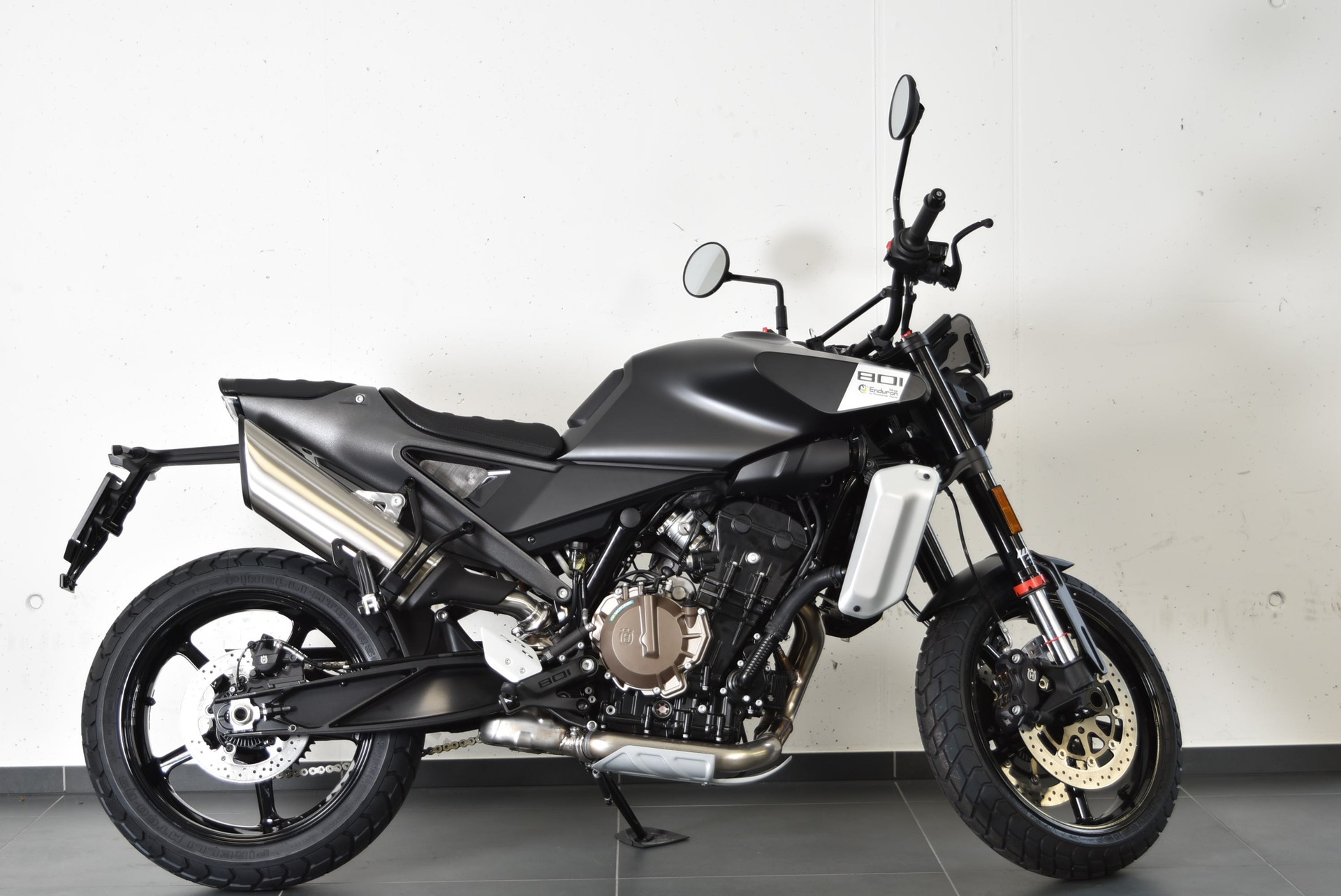 HUSQVARNA SVARTPILEN 801-image-3