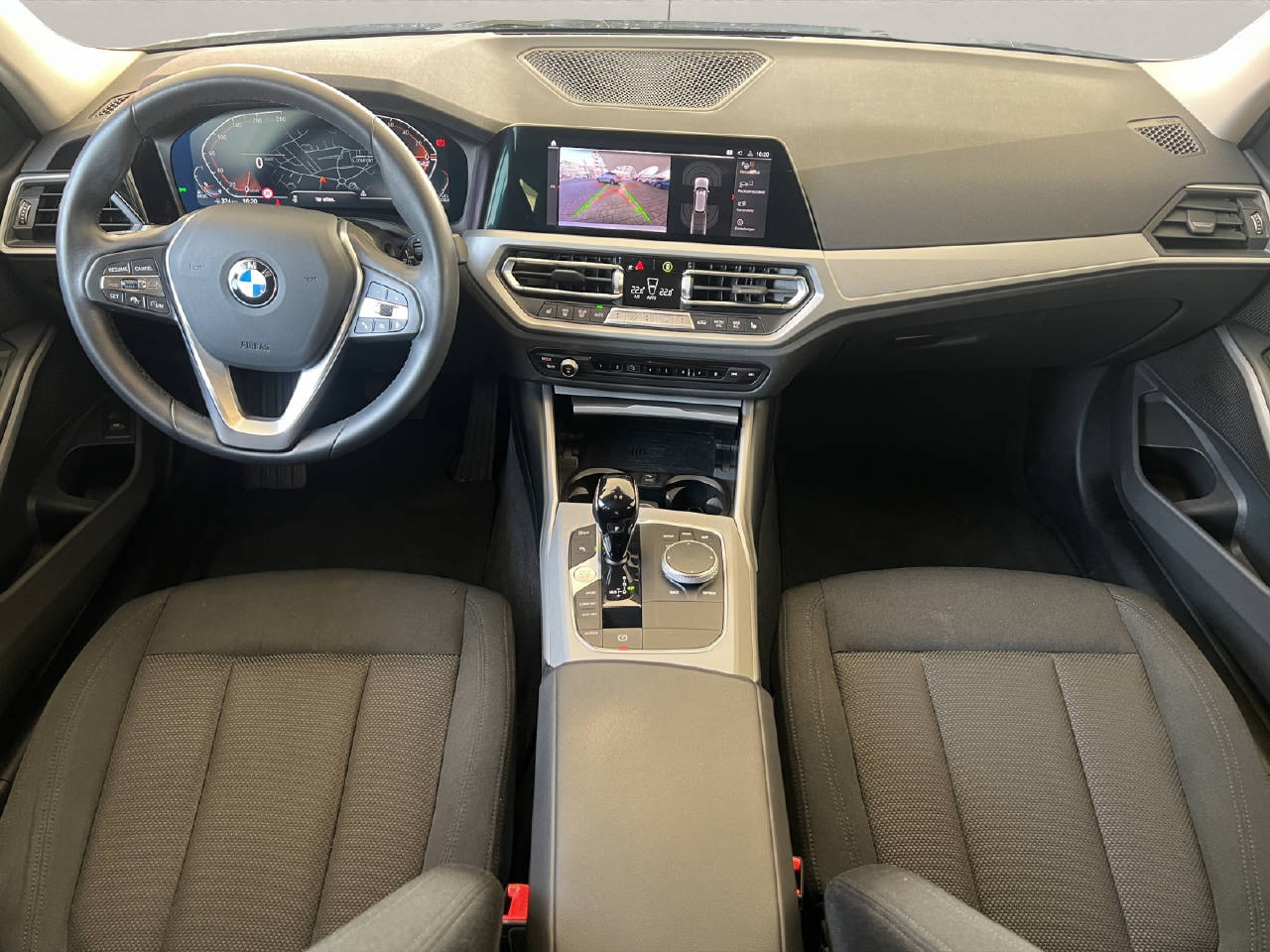 BMW 320d xDrive 190PS Touring-image-8
