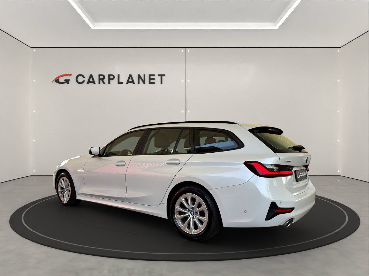 BMW 320d xDrive 190PS Touring-showroom-element-3