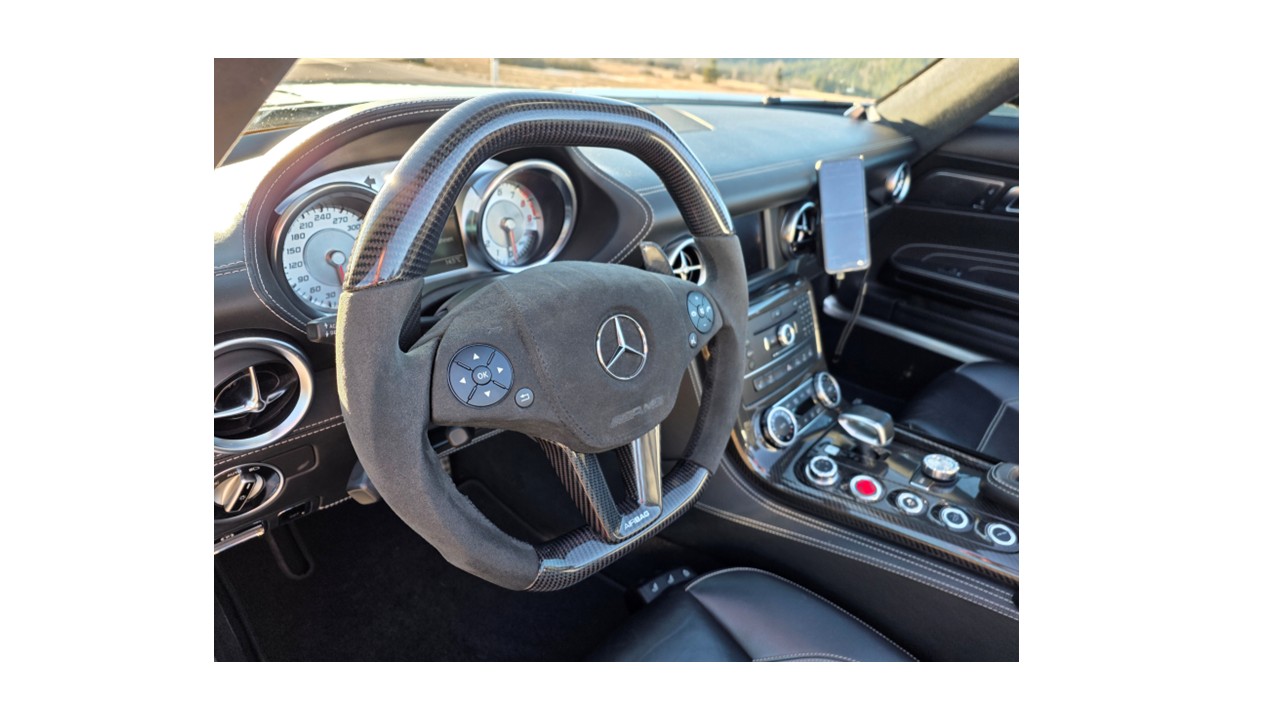 MERCEDES-BENZ SLS 63 AMG Speedshift-image-2