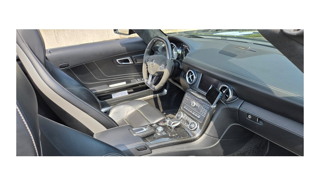 MERCEDES-BENZ SLS 63 AMG Speedshift-image-5