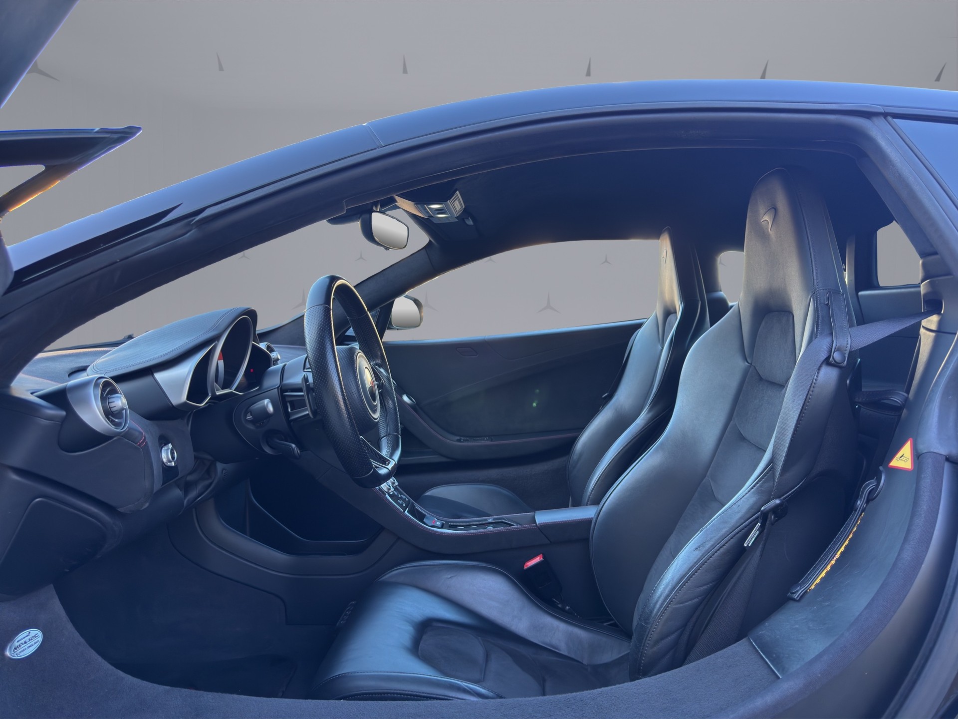 McLAREN MP4-12C Coupé 3.8 V8 SSG-image-8