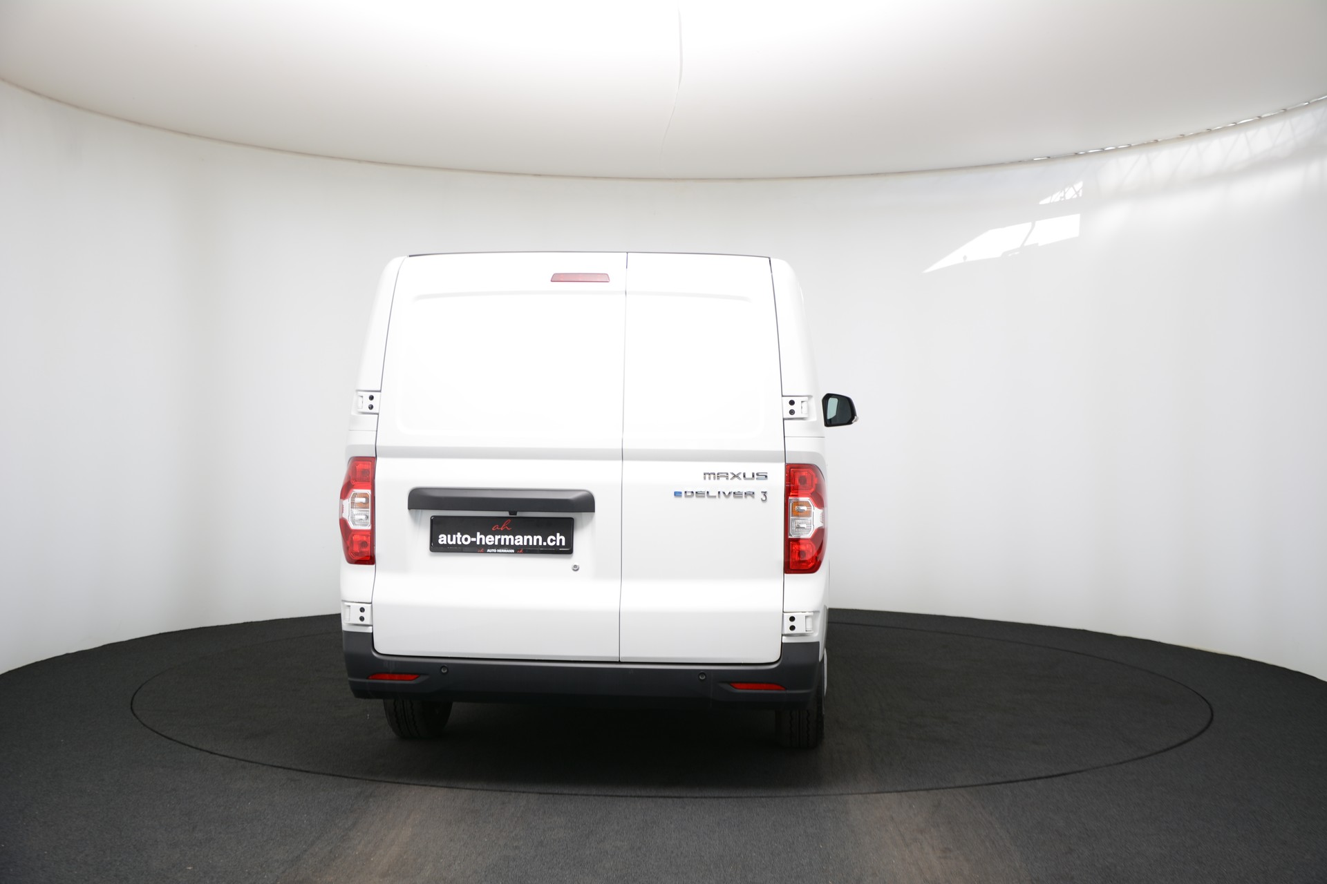MAXUS eDELIVER 3 Kastenaufbau L2 50kWh-image-12