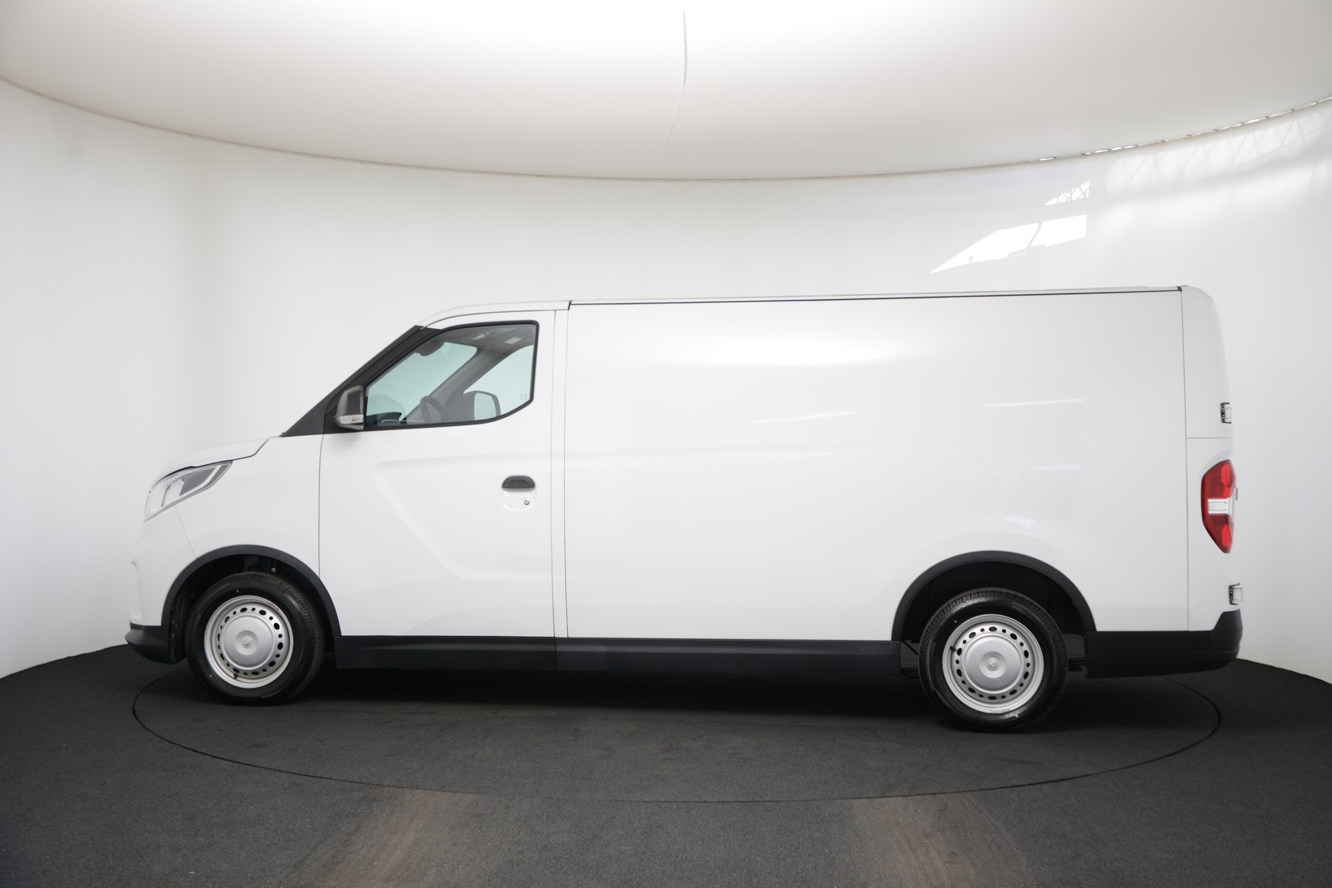 MAXUS eDELIVER 3 Kastenaufbau L2 50kWh-image-9