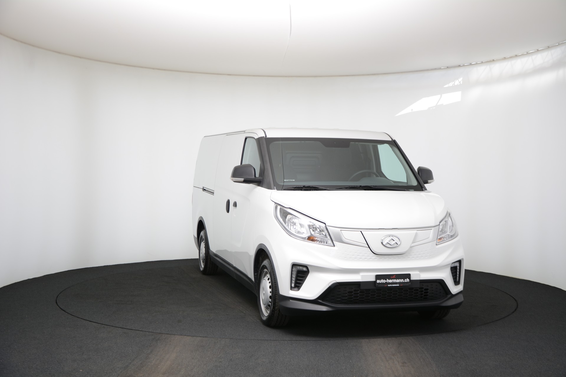 MAXUS eDELIVER 3 Kastenaufbau L2 50kWh-image-1