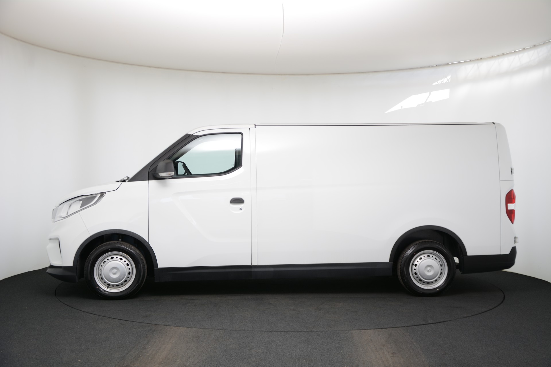 MAXUS eDELIVER 3 Kastenaufbau L2 50kWh-image-8