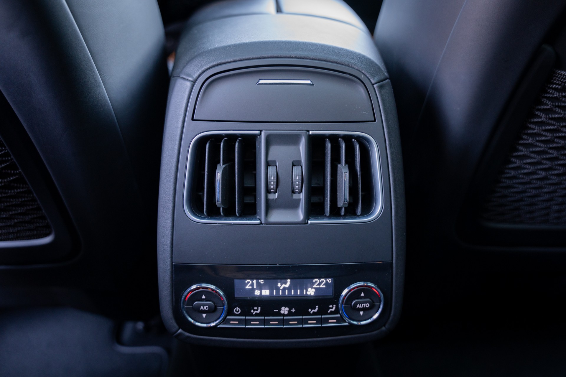 MASERATI Levante S 3.0 V6 GranSport Automatica-image-14