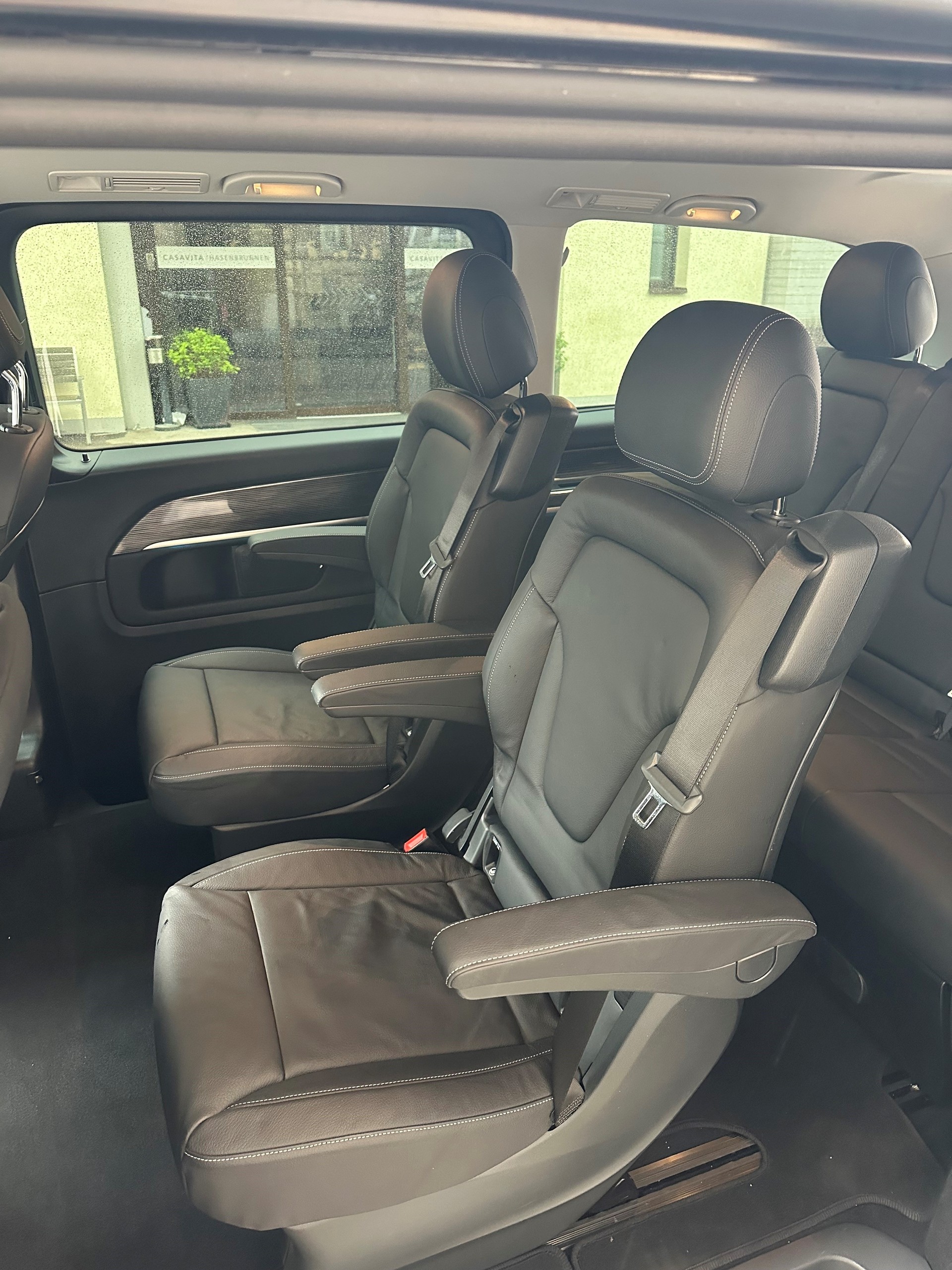 MERCEDES-BENZ V 300 d Avantgarde lang | 7 Sitze + Liegpaket | Distronic | 360° | Burmester | AHK | MB Garantie bis 07/2027-image-17