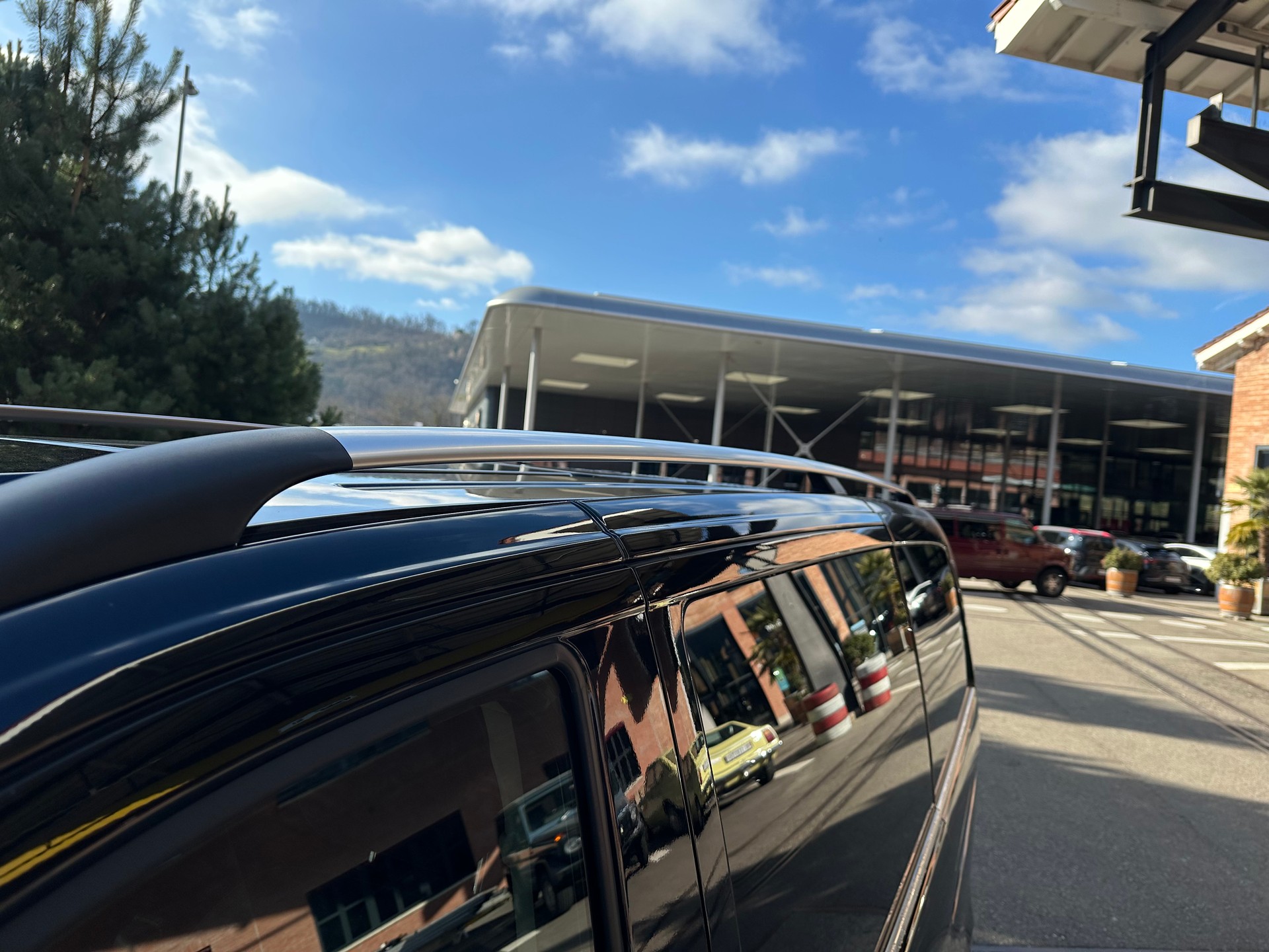 MERCEDES-BENZ V 300 d Avantgarde lang | 7 Sitze + Liegpaket | Distronic | 360° | Burmester | AHK | MB Garantie bis 07/2027-image-6