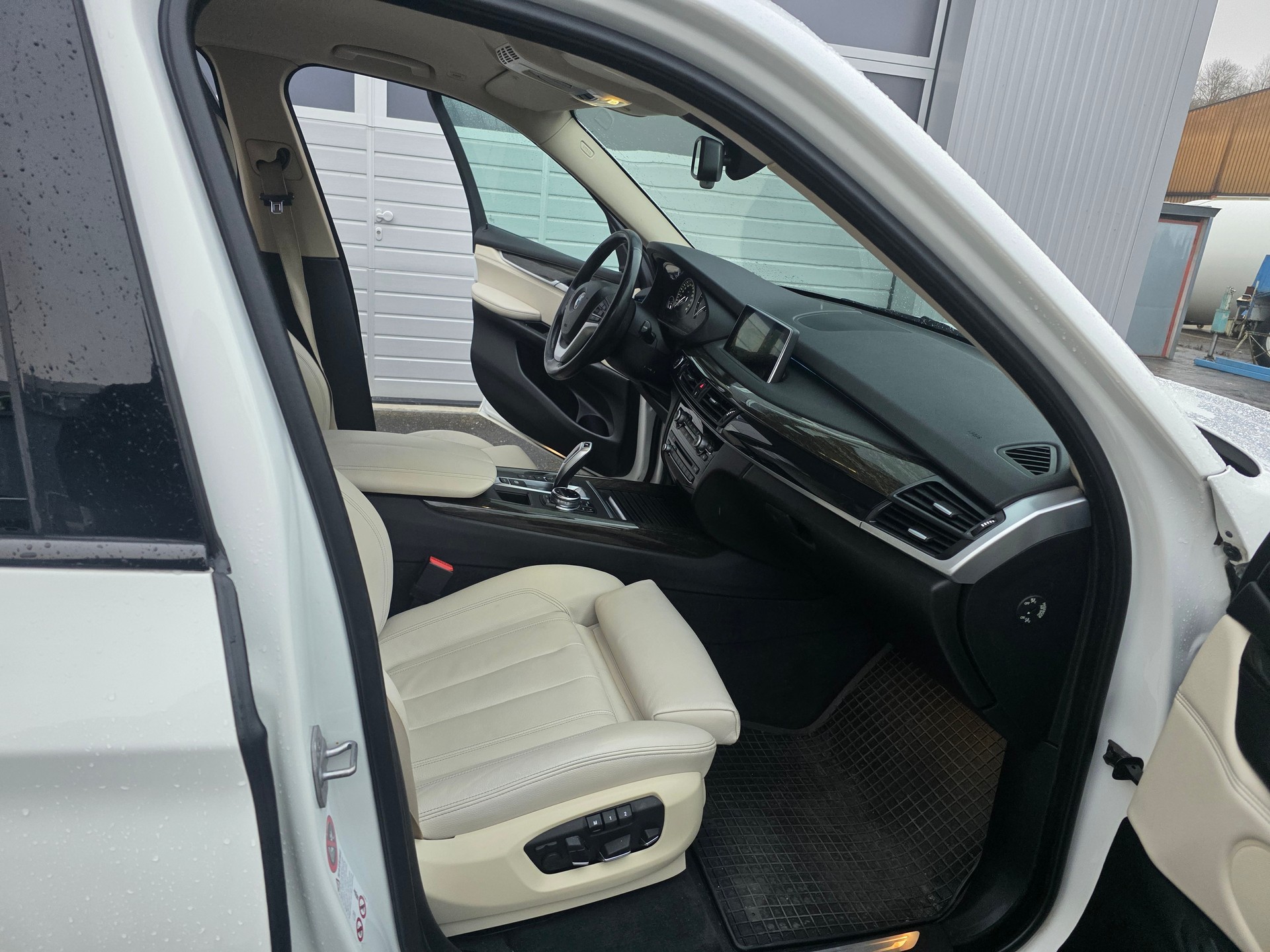 BMW X5 xDrive 30d Steptronic-image-11