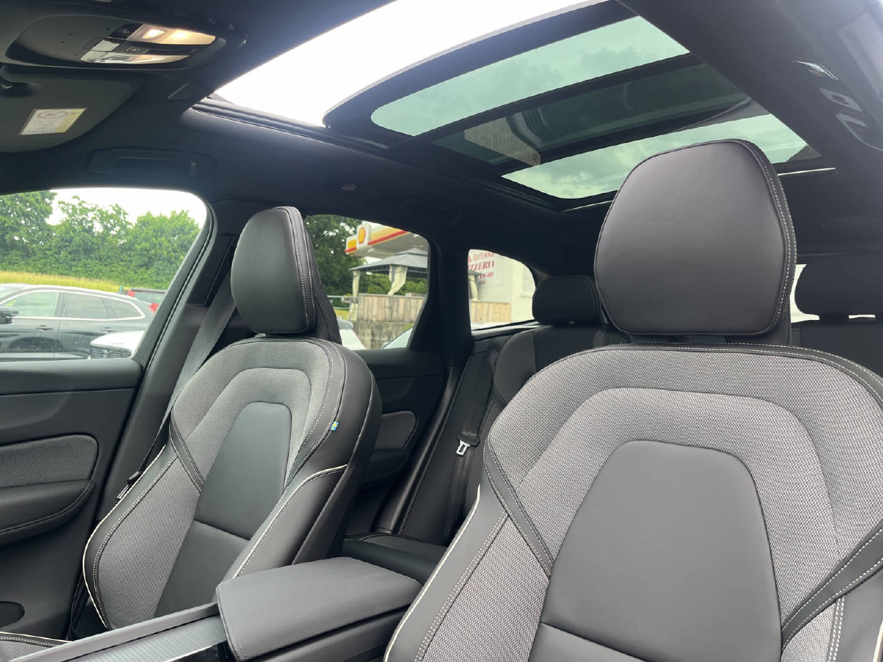 VOLVO XC60 2.0 T6 TE Black Edition eAWD .-image-10