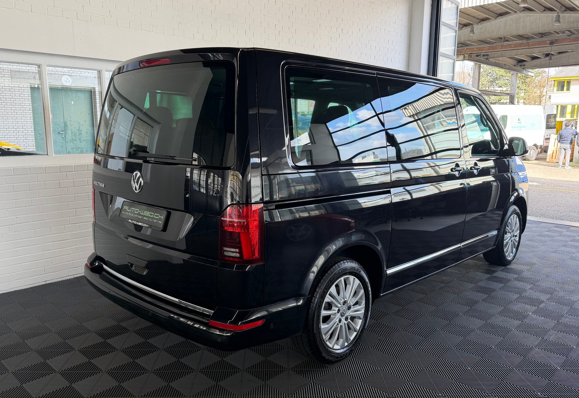 VW T6.1 Multivan 2.0 204 PS Bi-TDI Highline Liberty DSG-showroom-element-2