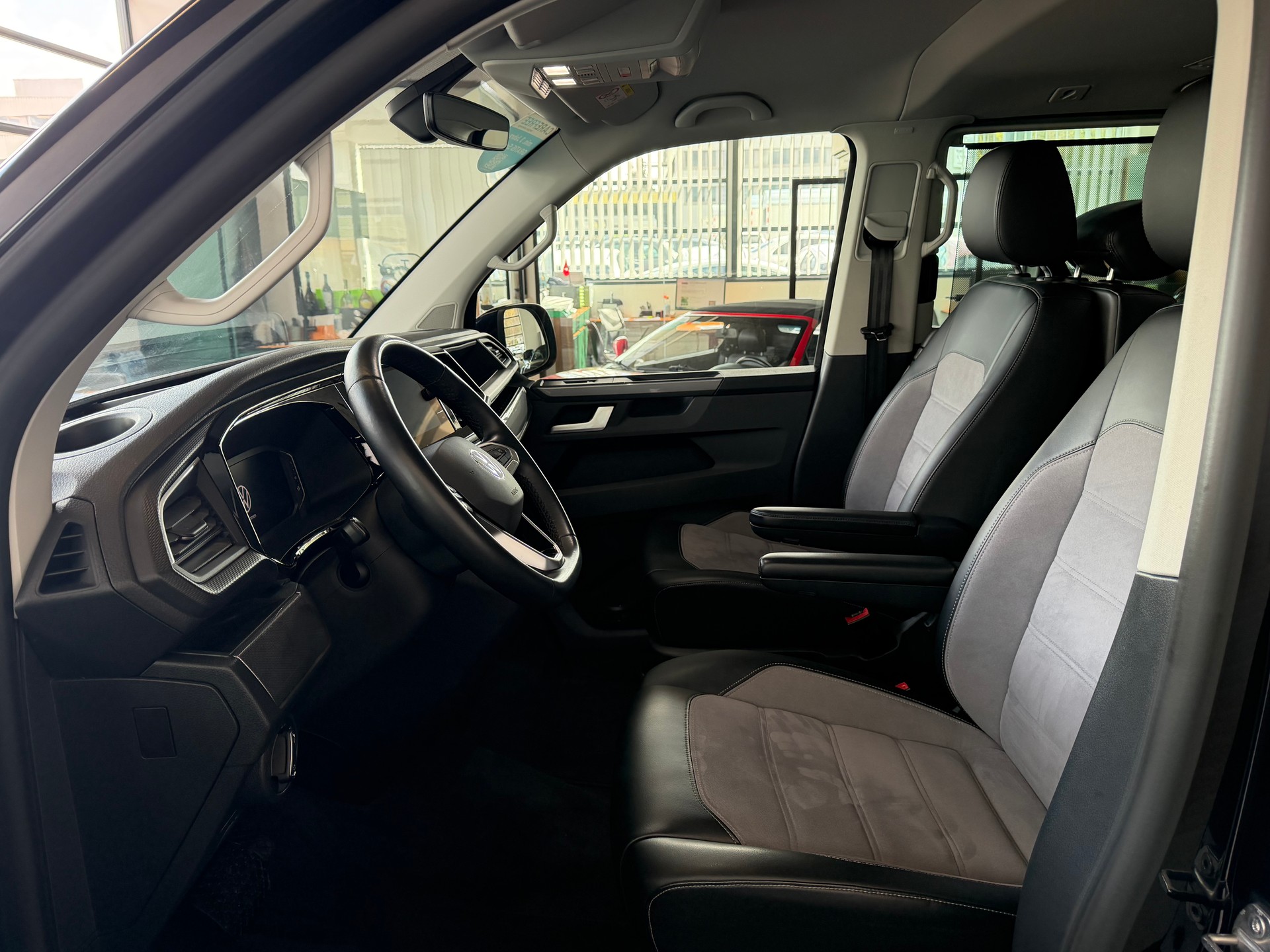 VW T6.1 Multivan 2.0 204 PS Bi-TDI Highline Liberty DSG-image-15