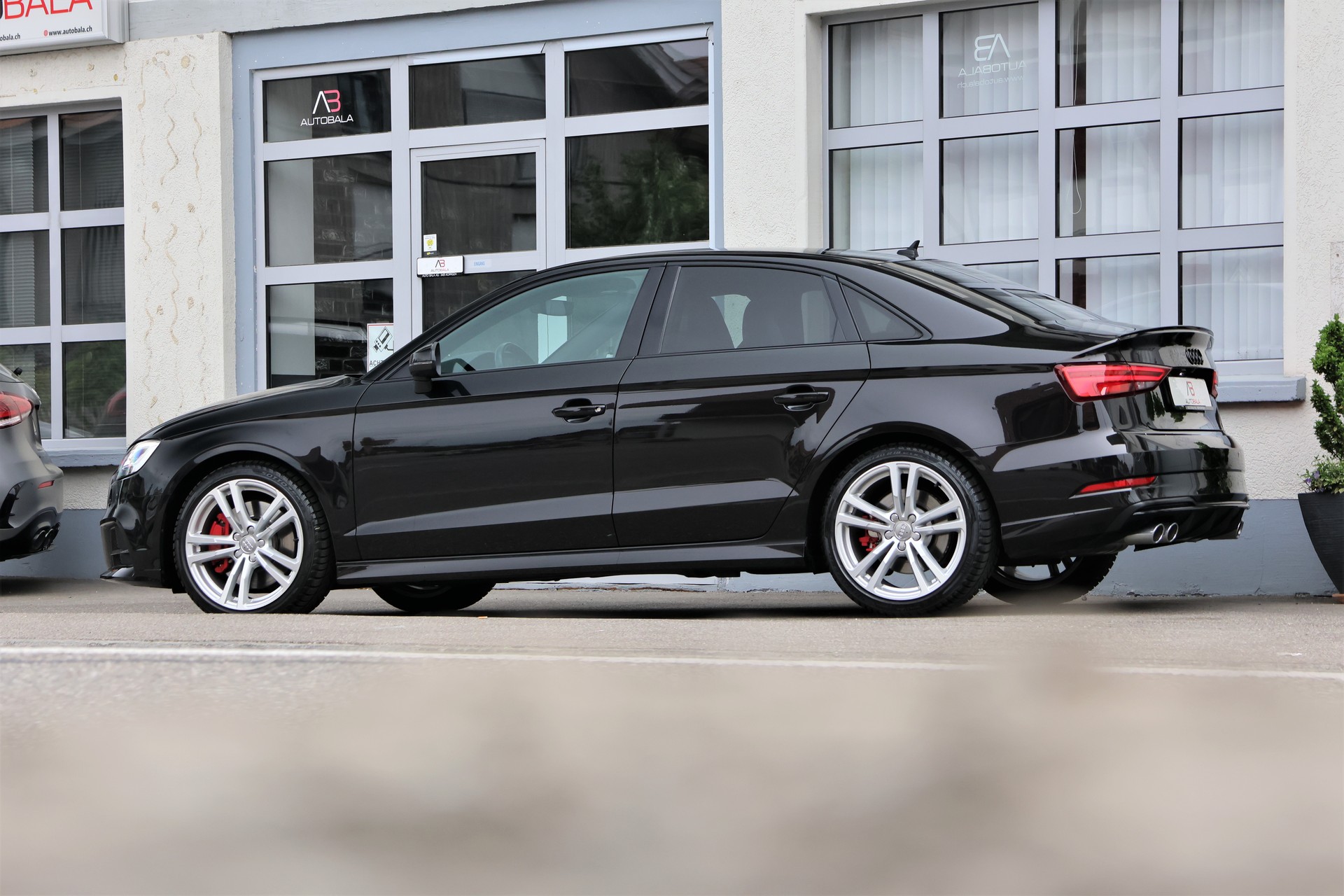 AUDI S3 Limousine 2.0 TFSI quattro S-tronic (CH)-showroom-element-3