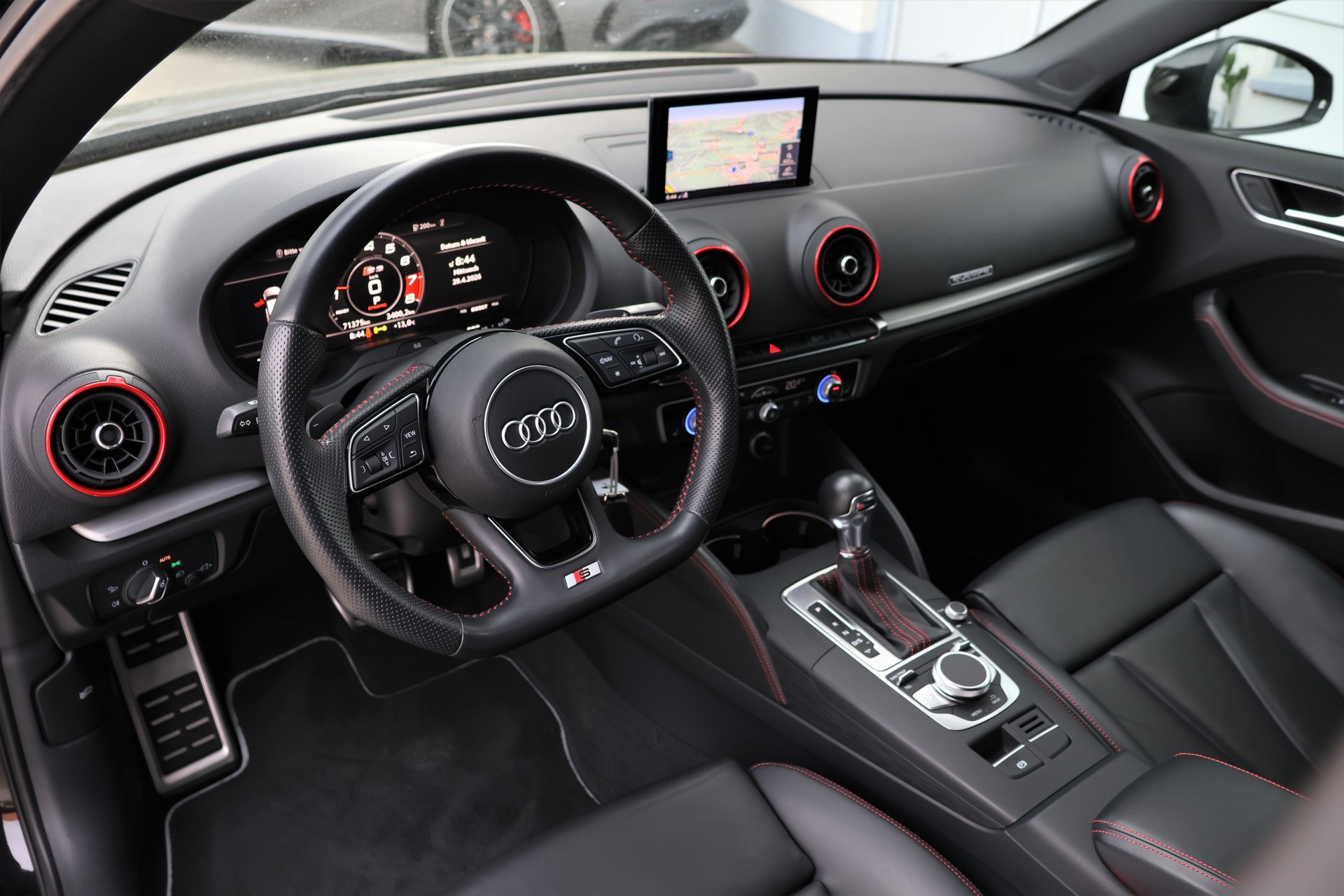 AUDI S3 Limousine 2.0 TFSI quattro S-tronic (CH)-image-9