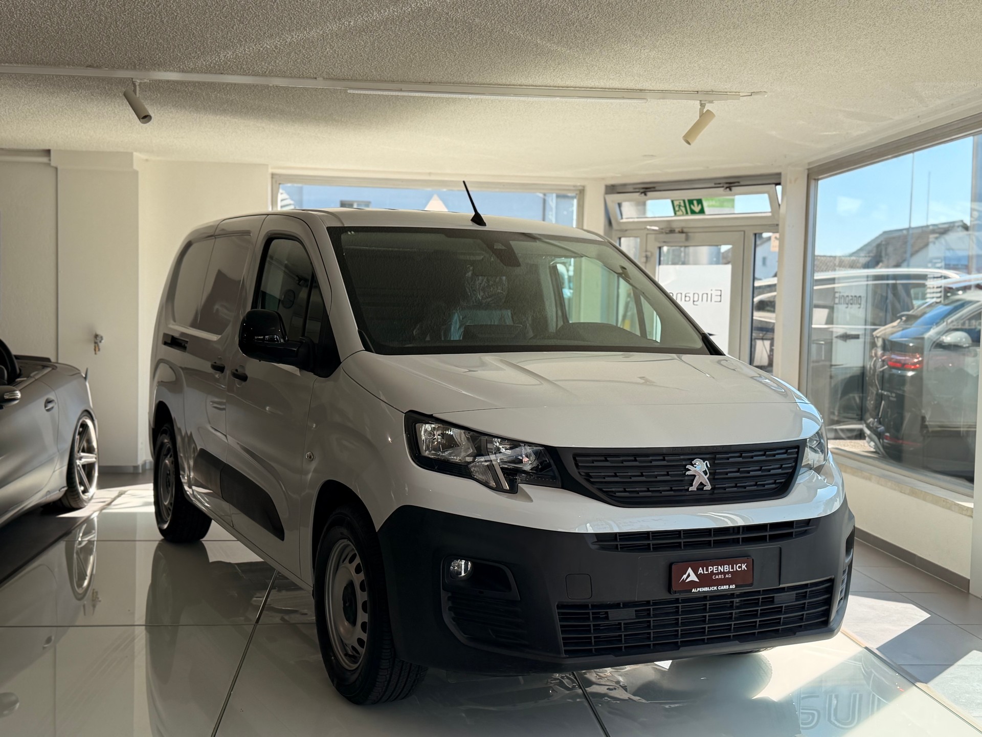 PEUGEOT e-Partner 50kWh Long 3.5KW Ladung-showroom-element-3