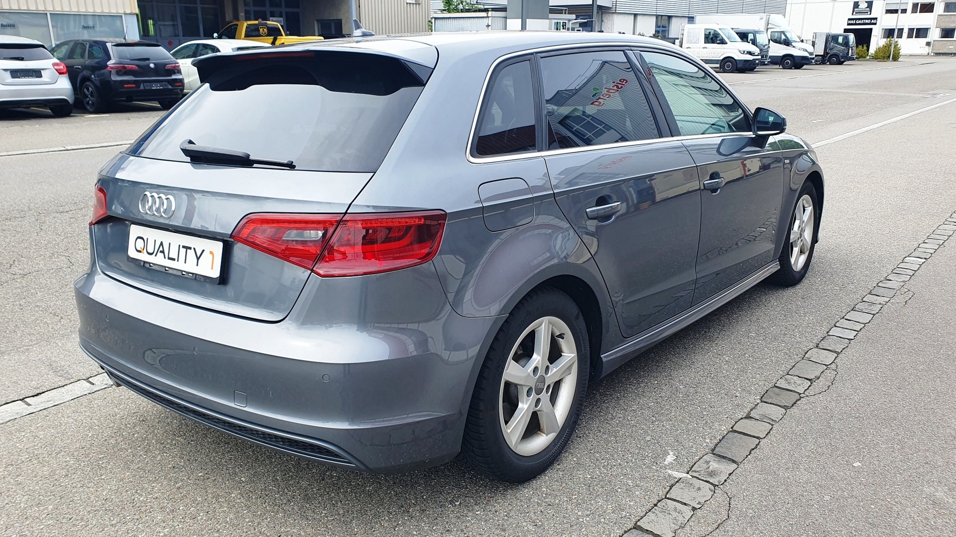 AUDI A3 Sportback 1.6TDI S-Line S-tronic-image-11
