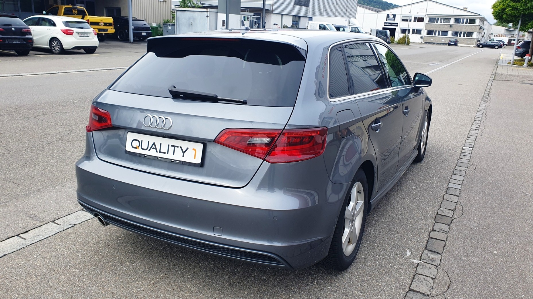 AUDI A3 Sportback 1.6TDI S-Line S-tronic-image-10