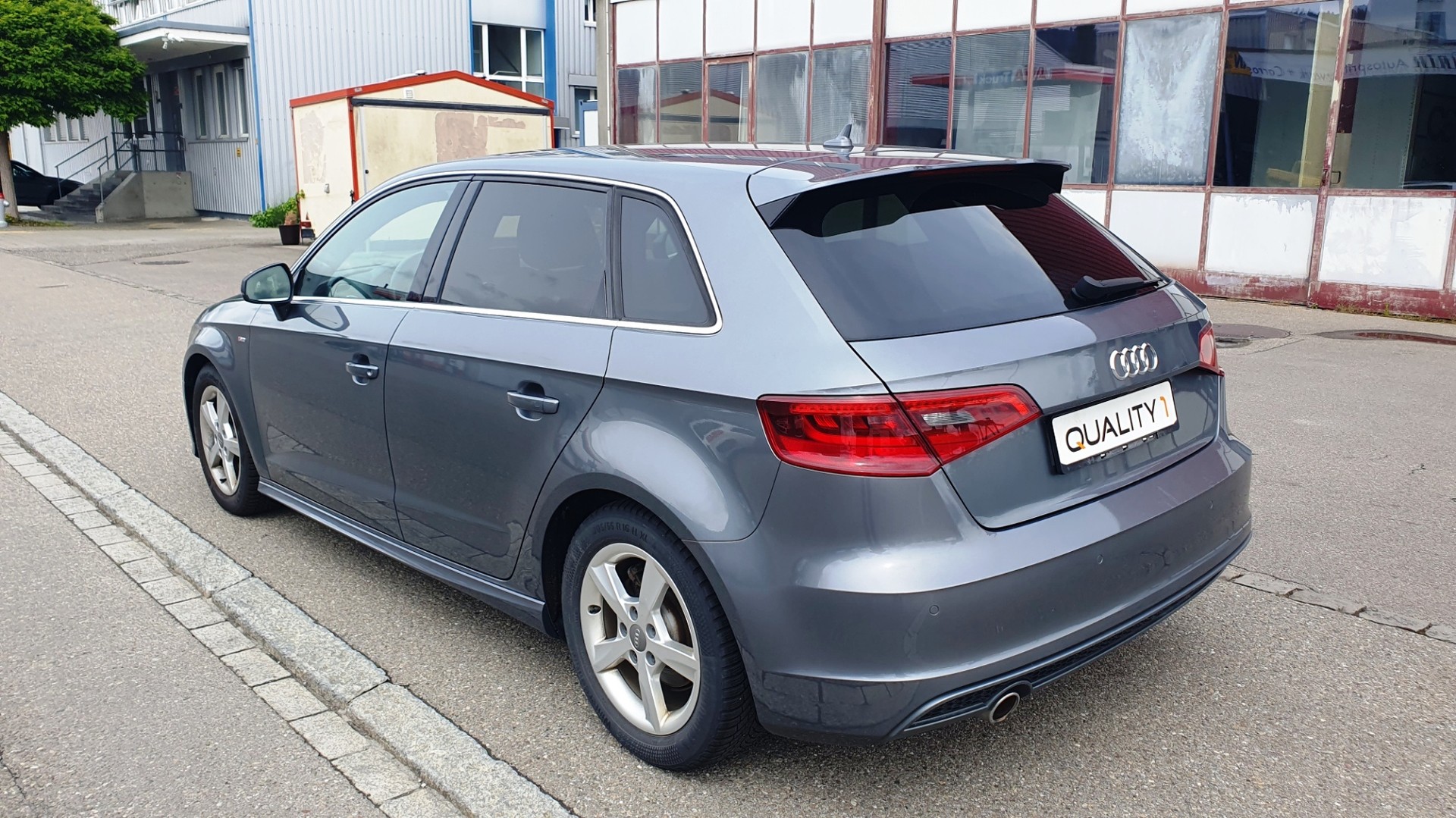 AUDI A3 Sportback 1.6TDI S-Line S-tronic-image-8