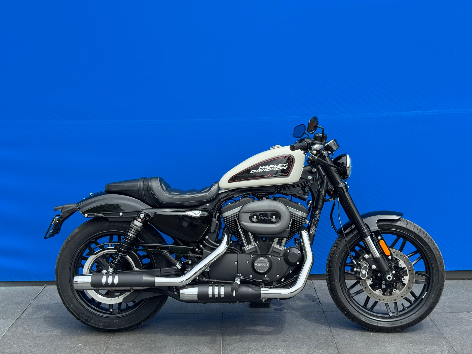 HARLEY-DAVIDSON XL 1200 CX (35 KW)-showroom-element-1