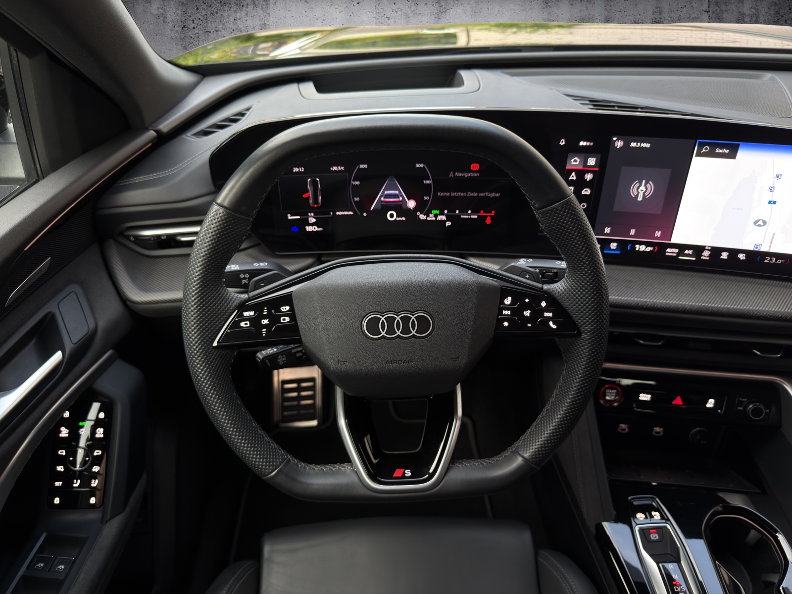 AUDI SQ5 TFSI quattro S-tronic *CH-Fahrzeug / Gratisservice / 5 Jahre Garantie*-image-8