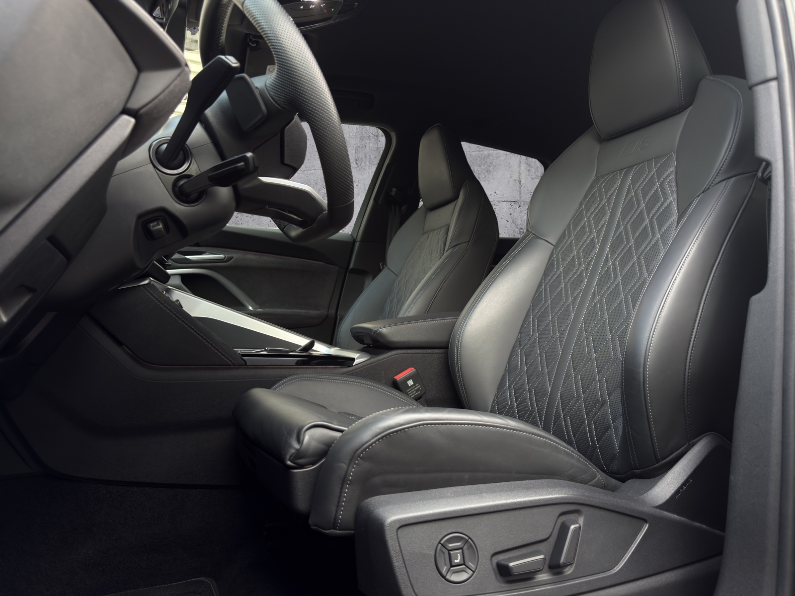 AUDI SQ5 TFSI quattro S-tronic *CH-Fahrzeug / Gratisservice / 5 Jahre Garantie*-image-5