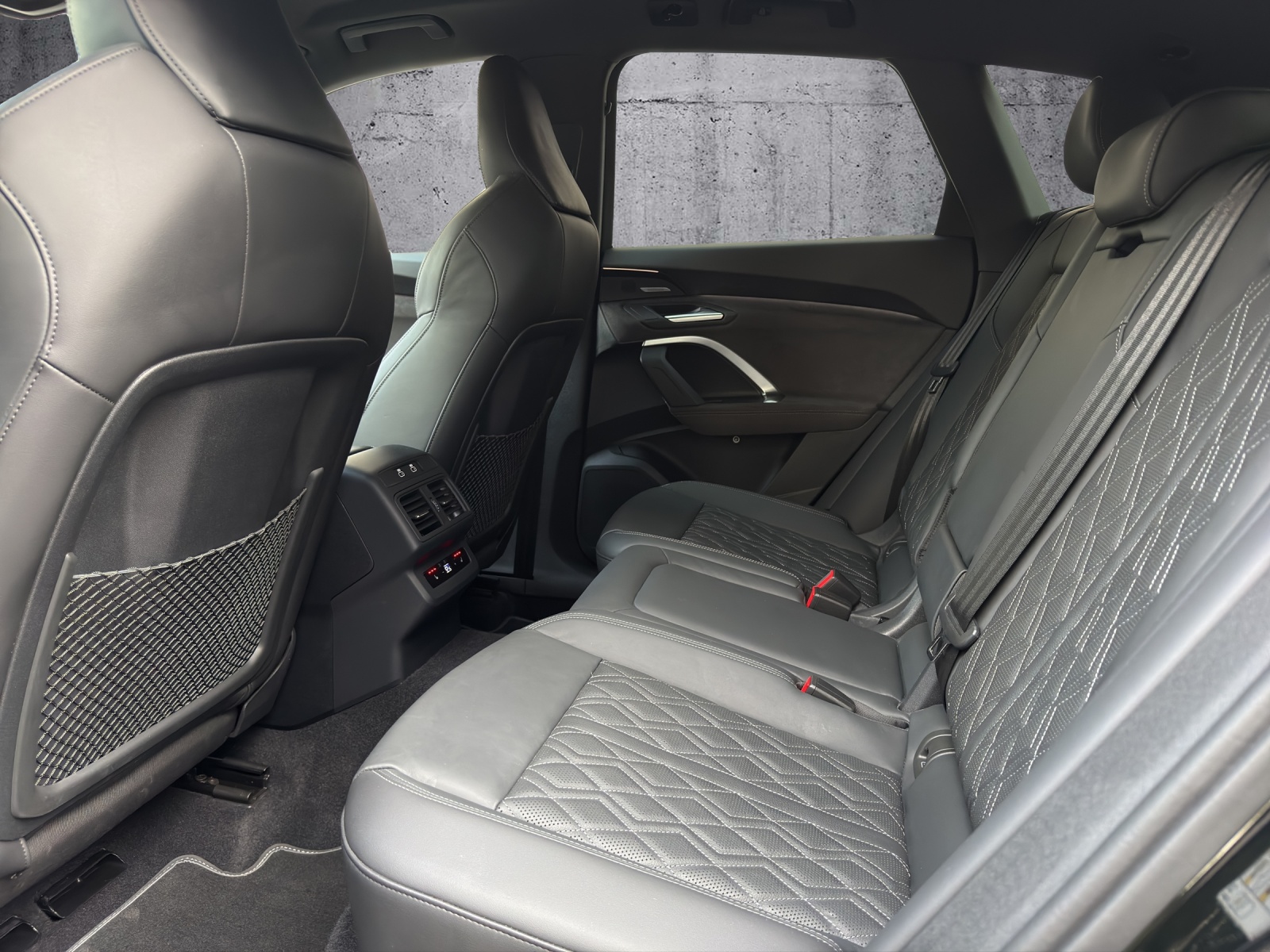 AUDI SQ5 TFSI quattro S-tronic *CH-Fahrzeug / Gratisservice / 5 Jahre Garantie*-image-9