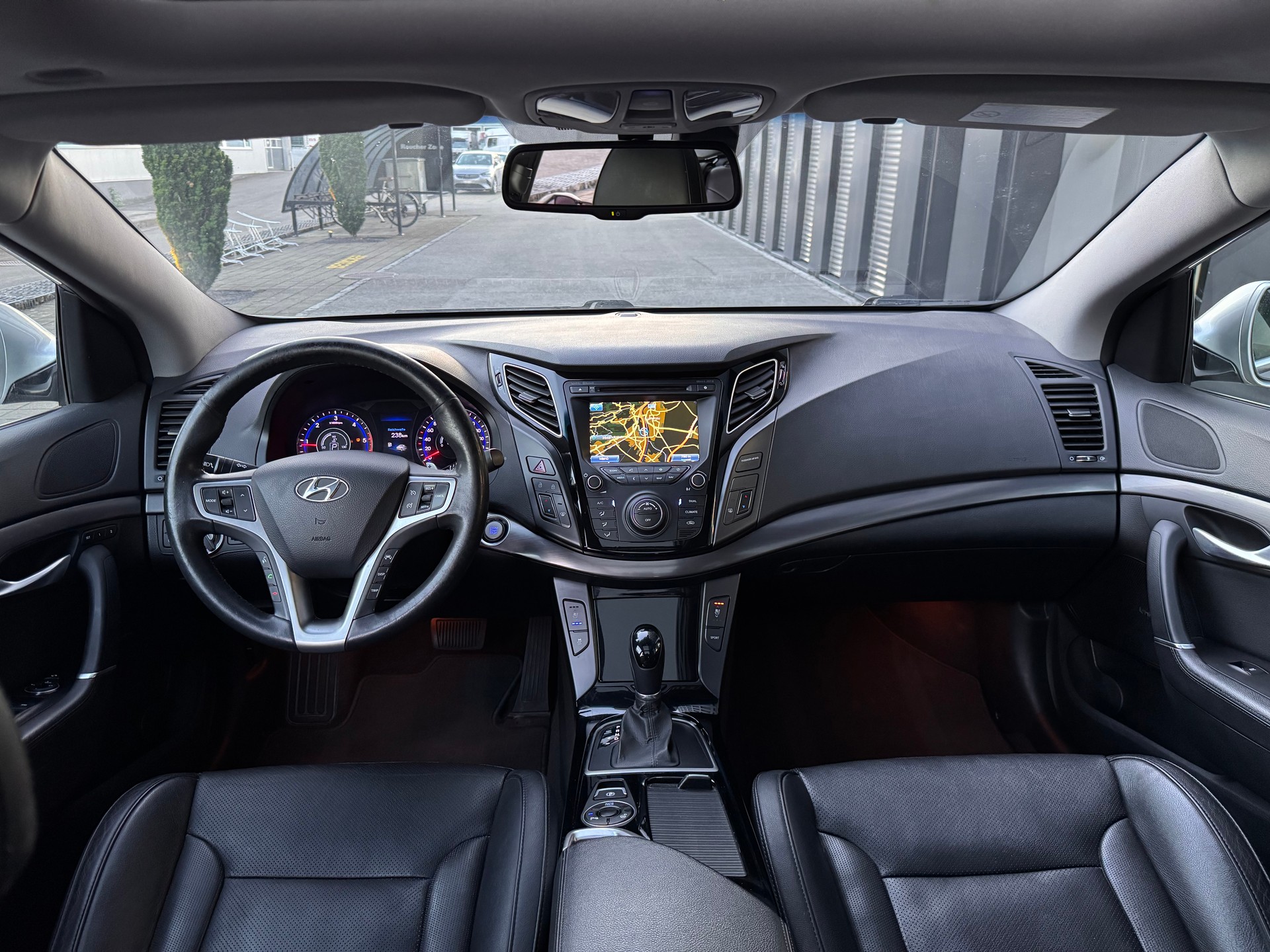 HYUNDAI i40 Wagon 1.7 CRDI Premium Automatic-image-13