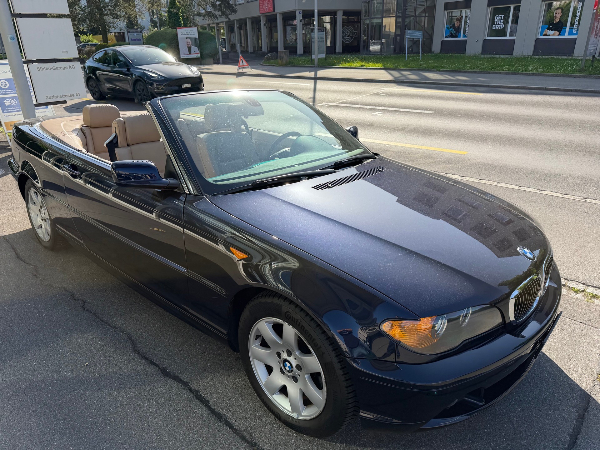 BMW 325Ci Cabriolet-image-5